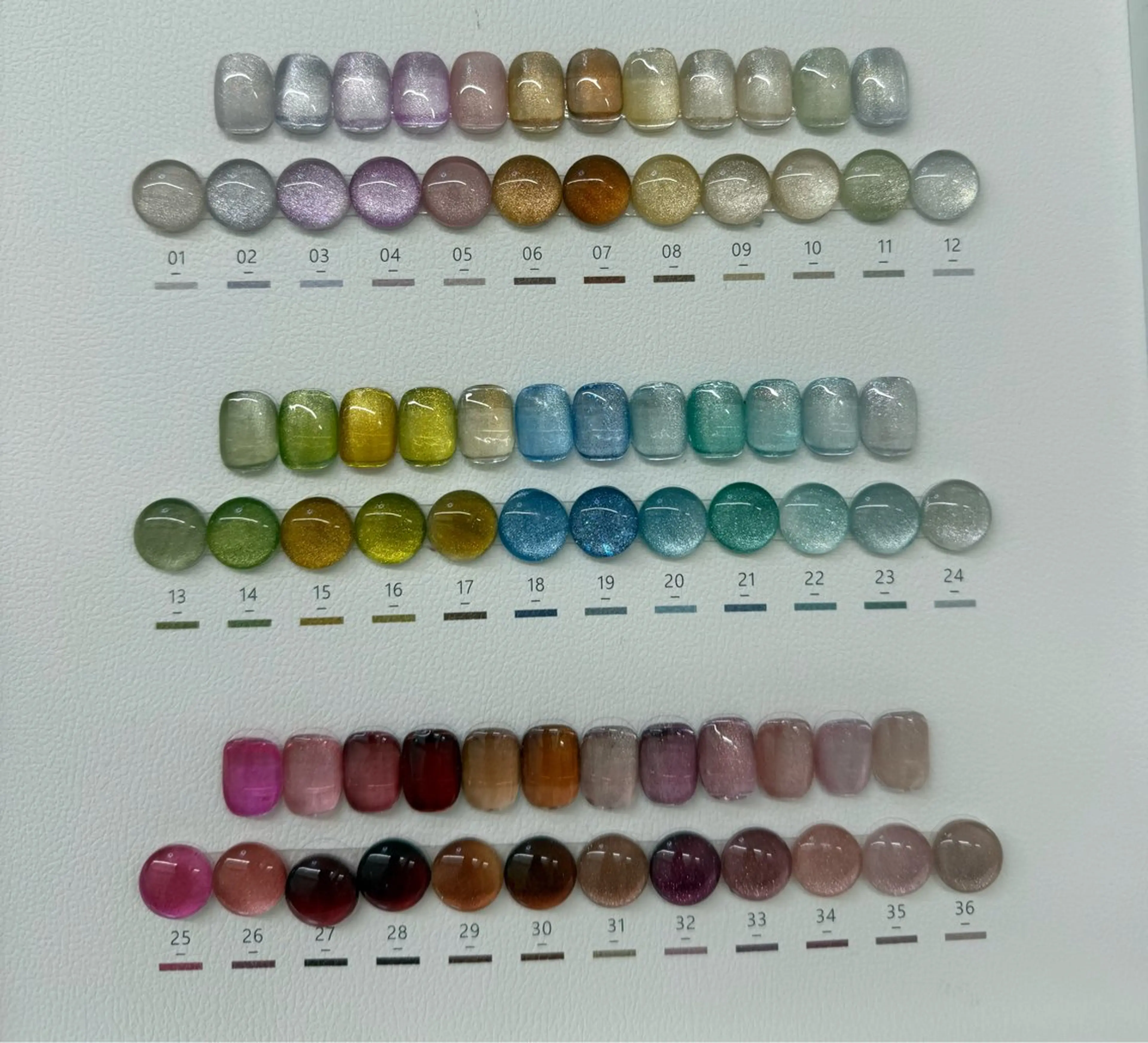 ハンドネイル FLORA NAIL SALON 黄兪榕のネイルデザイン