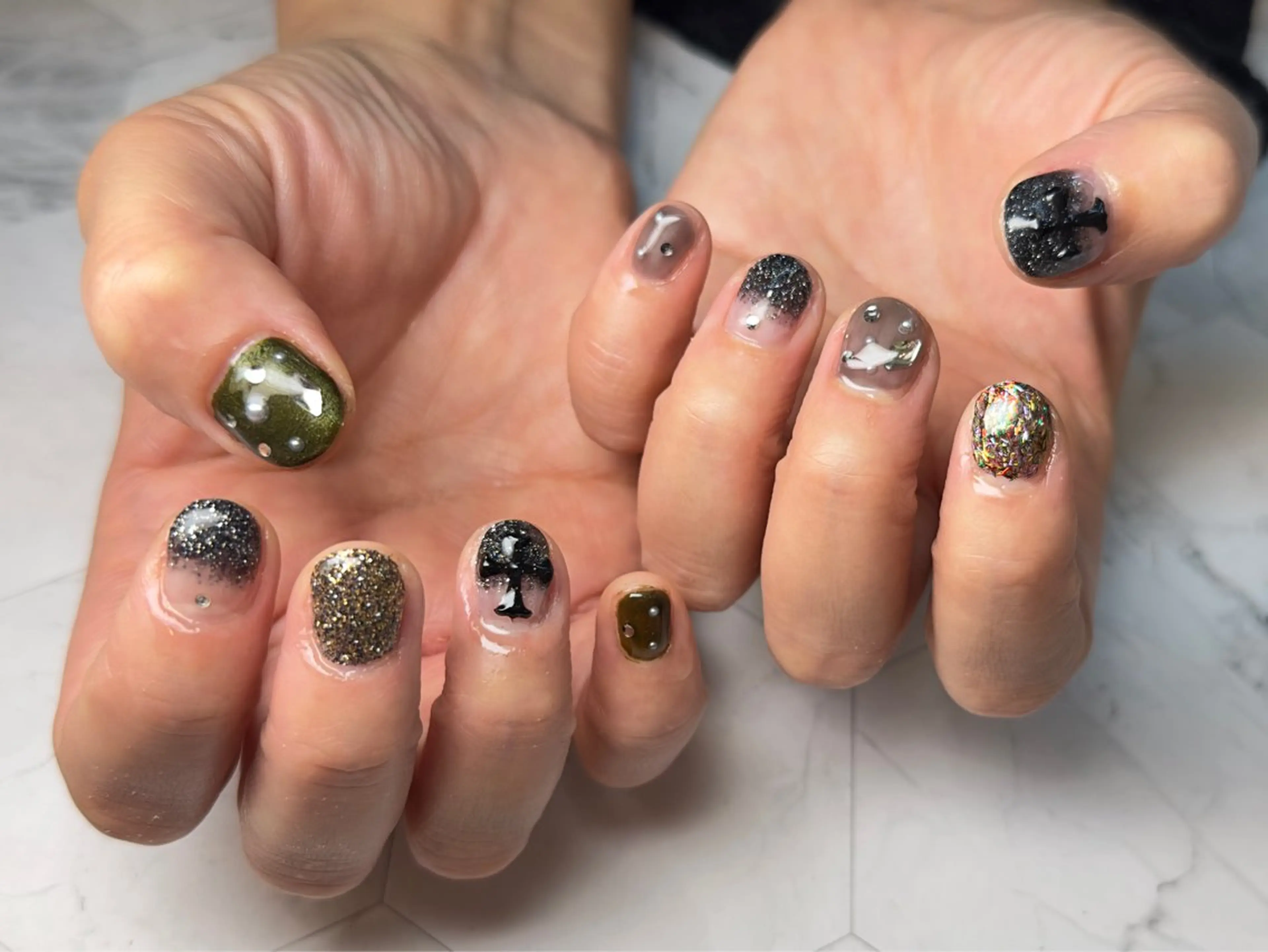 ネイル ハンドネイル Queennail 北堀江AYAのネイルデザイン