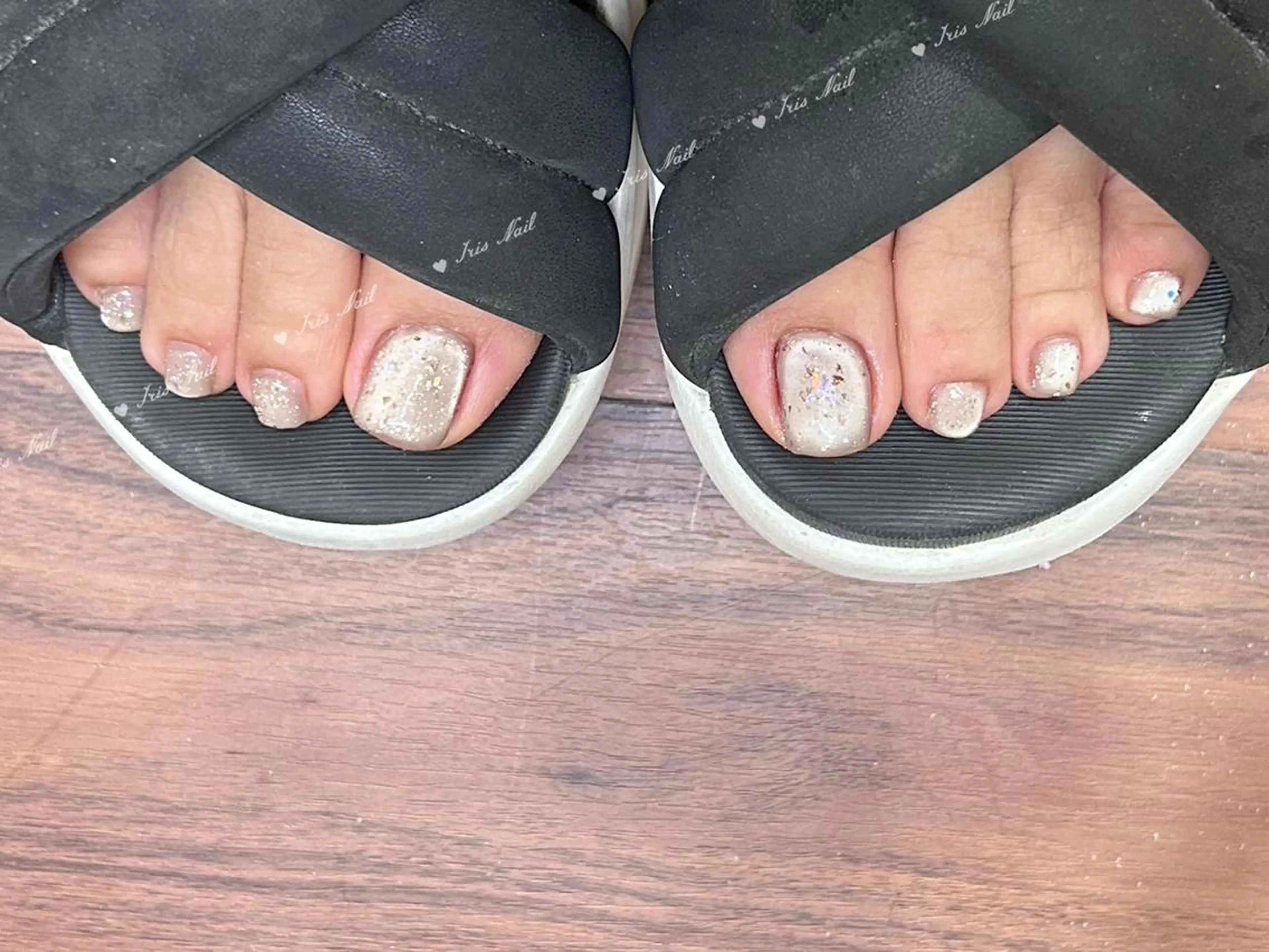 ネイル ホログラムネイル キラキラネイル ラメ(グリッター) マグネットネイル フットネイル IRIS NAIL大塚のネイルデザイン