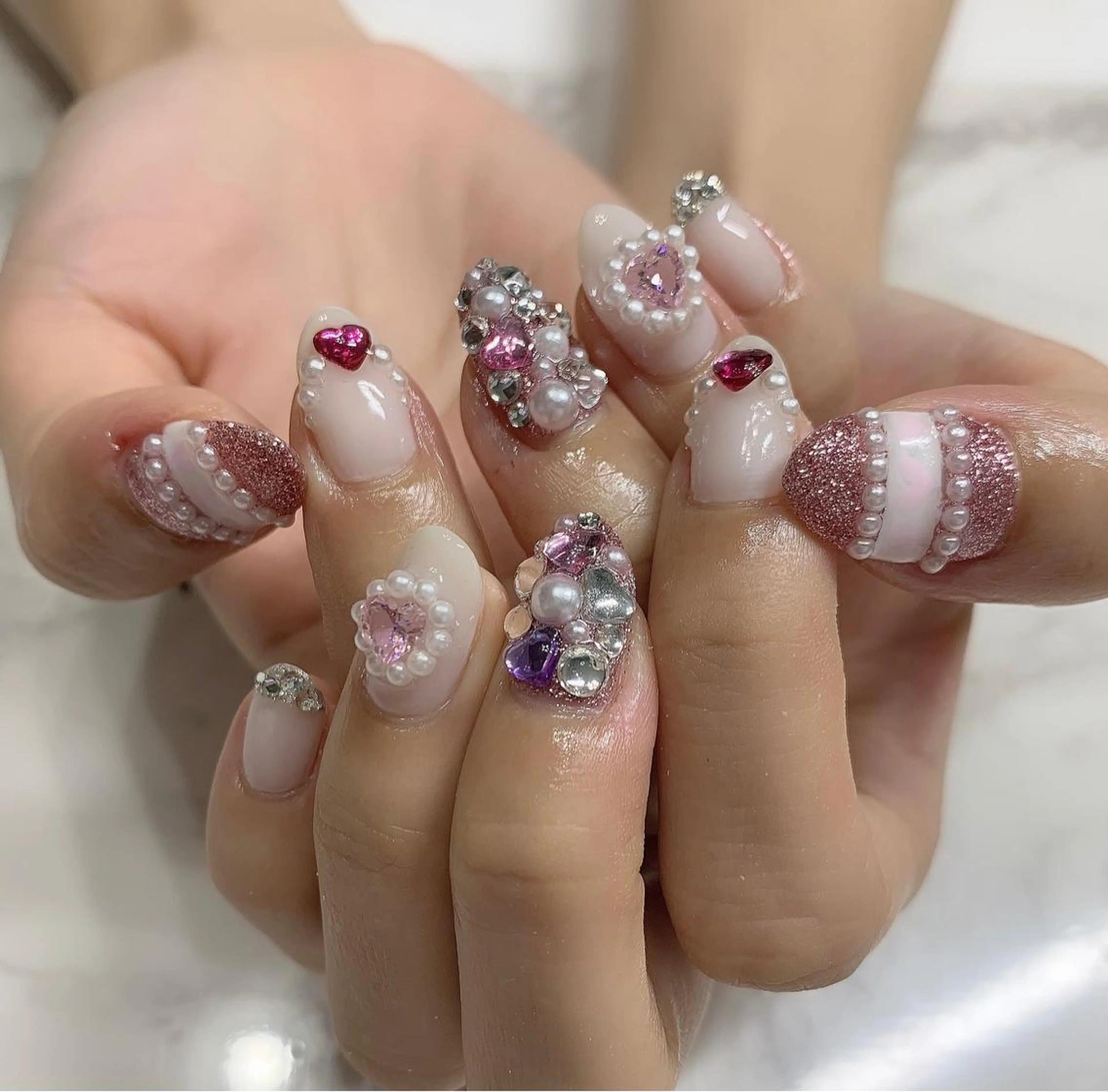 ネイル ハート ストーンネイル Nail Salon Momoのネイルデザイン