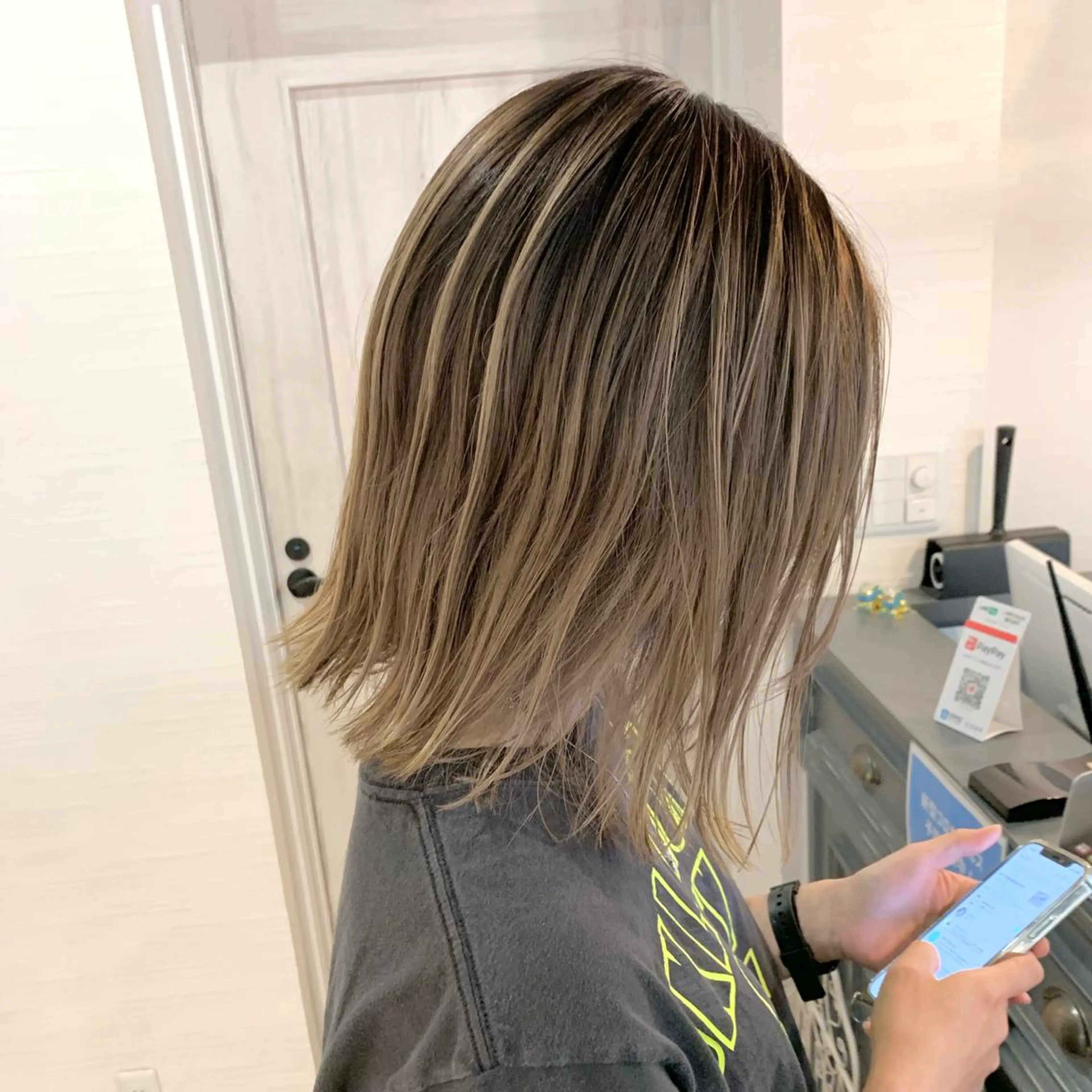 ミディアム カラー バレイヤージュ レイヤーカット umber royce所属・ムラヨシ ショータのヘアスタイル