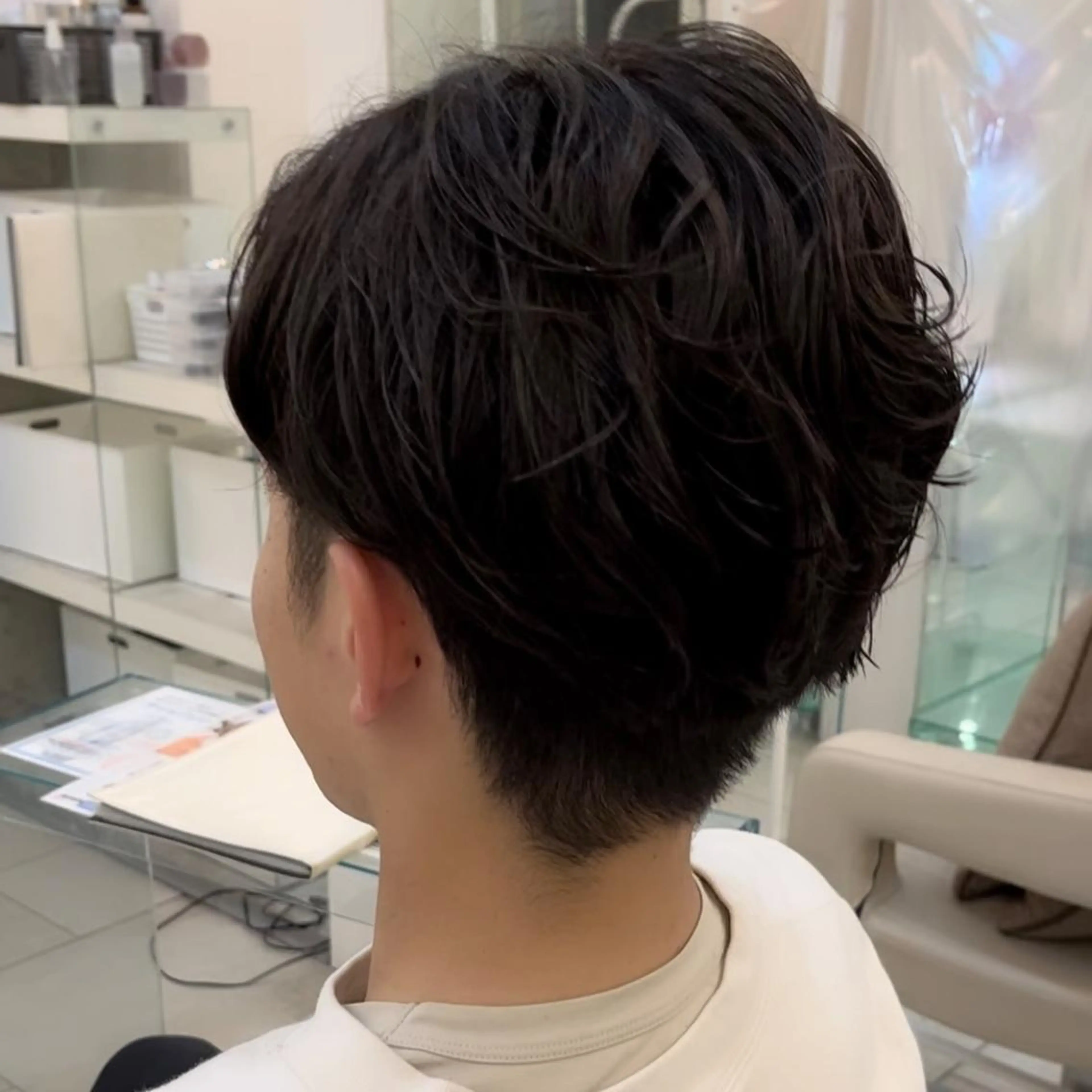 ショート パーマ メンズ メンズパーマ カット ヘアカラー パーマ 似合わせカット暖色 カラーhiyonaのヘアスタイル