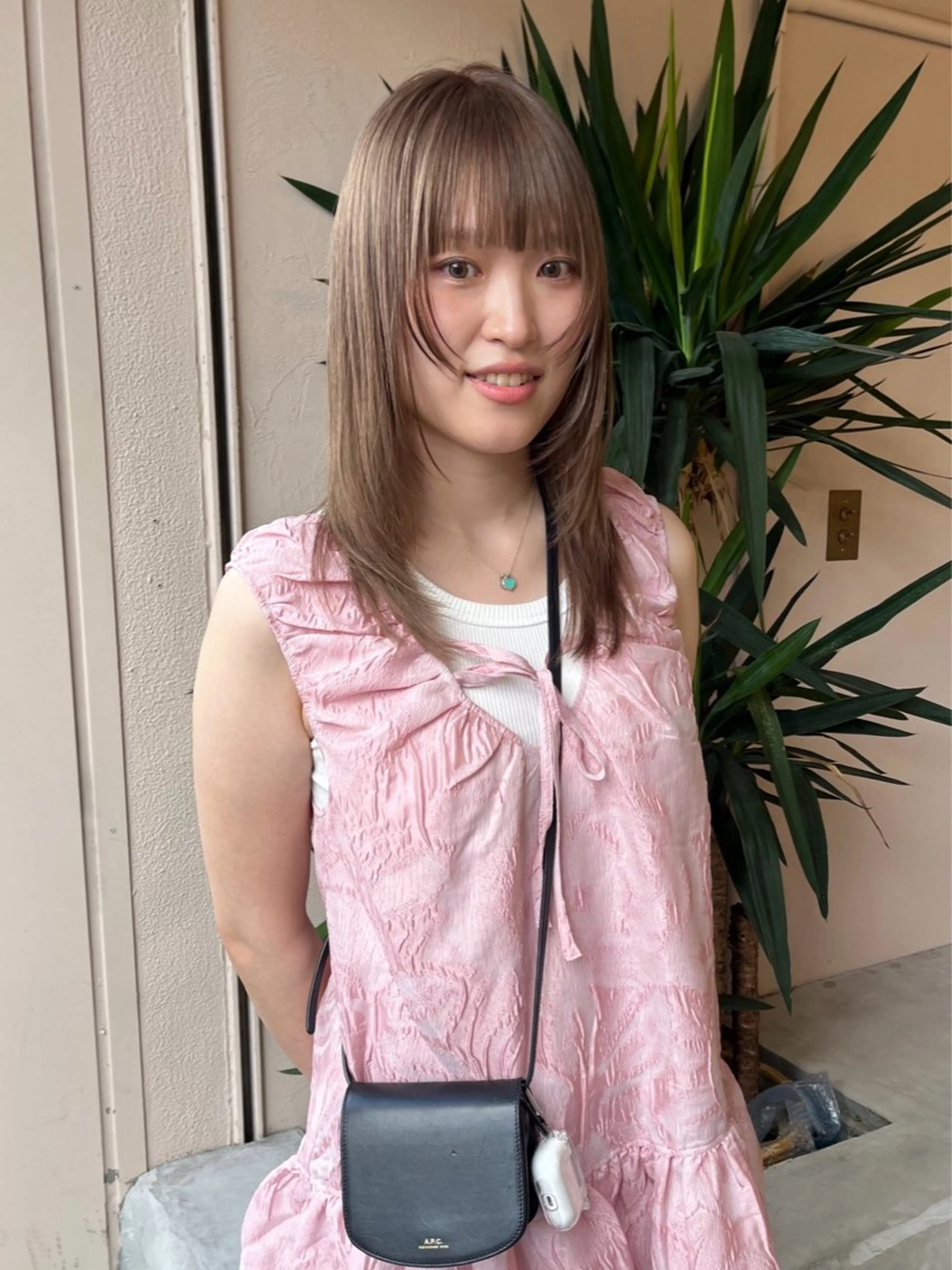 セミロング レイヤーカット カット ヘアカラー トリートメント iru所属・mi kiのヘアスタイル