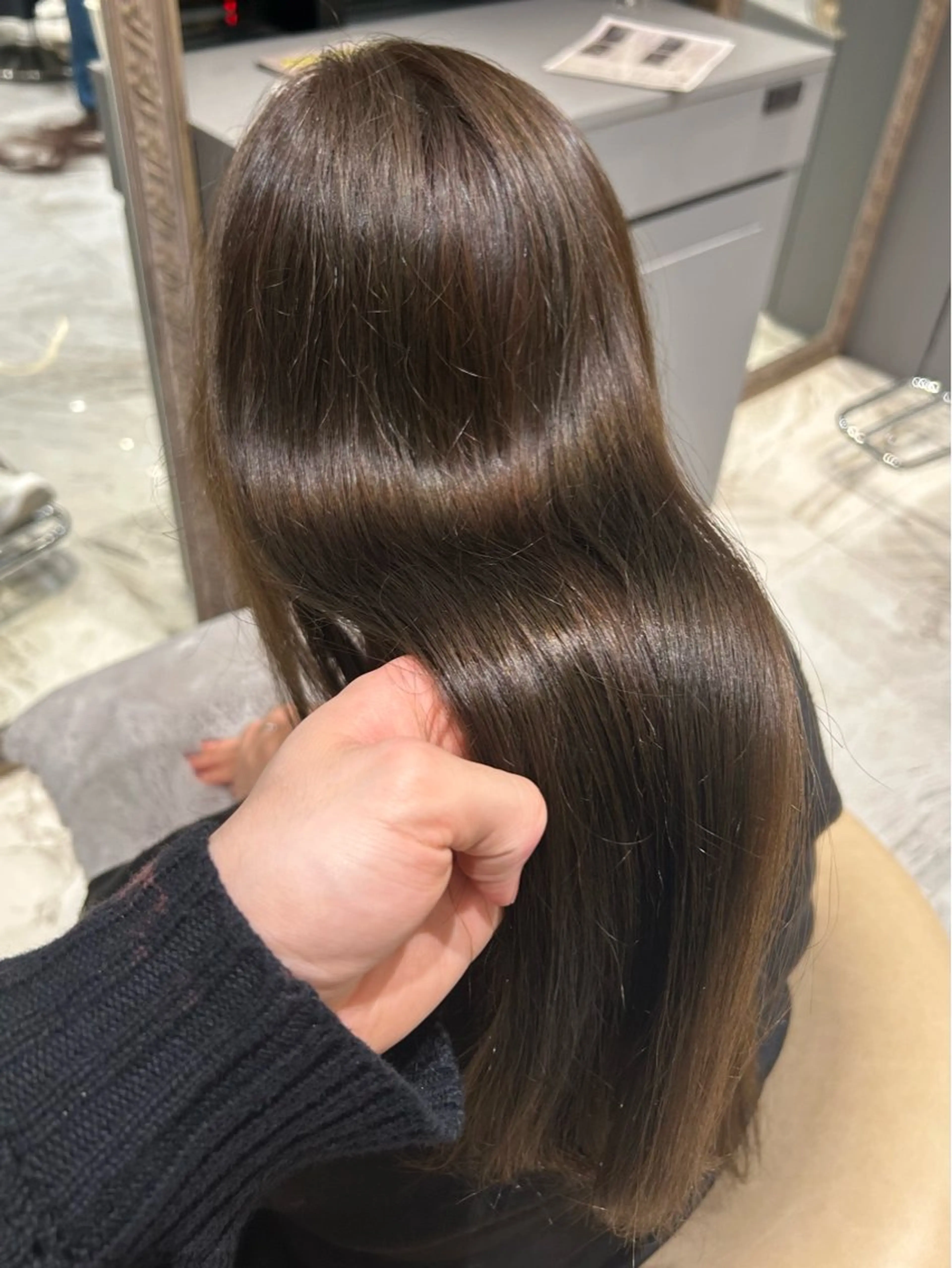 ロング カラー ヘアカラー トリートメント ブリーチで叶える透明 感カラーTakeruのヘアスタイル