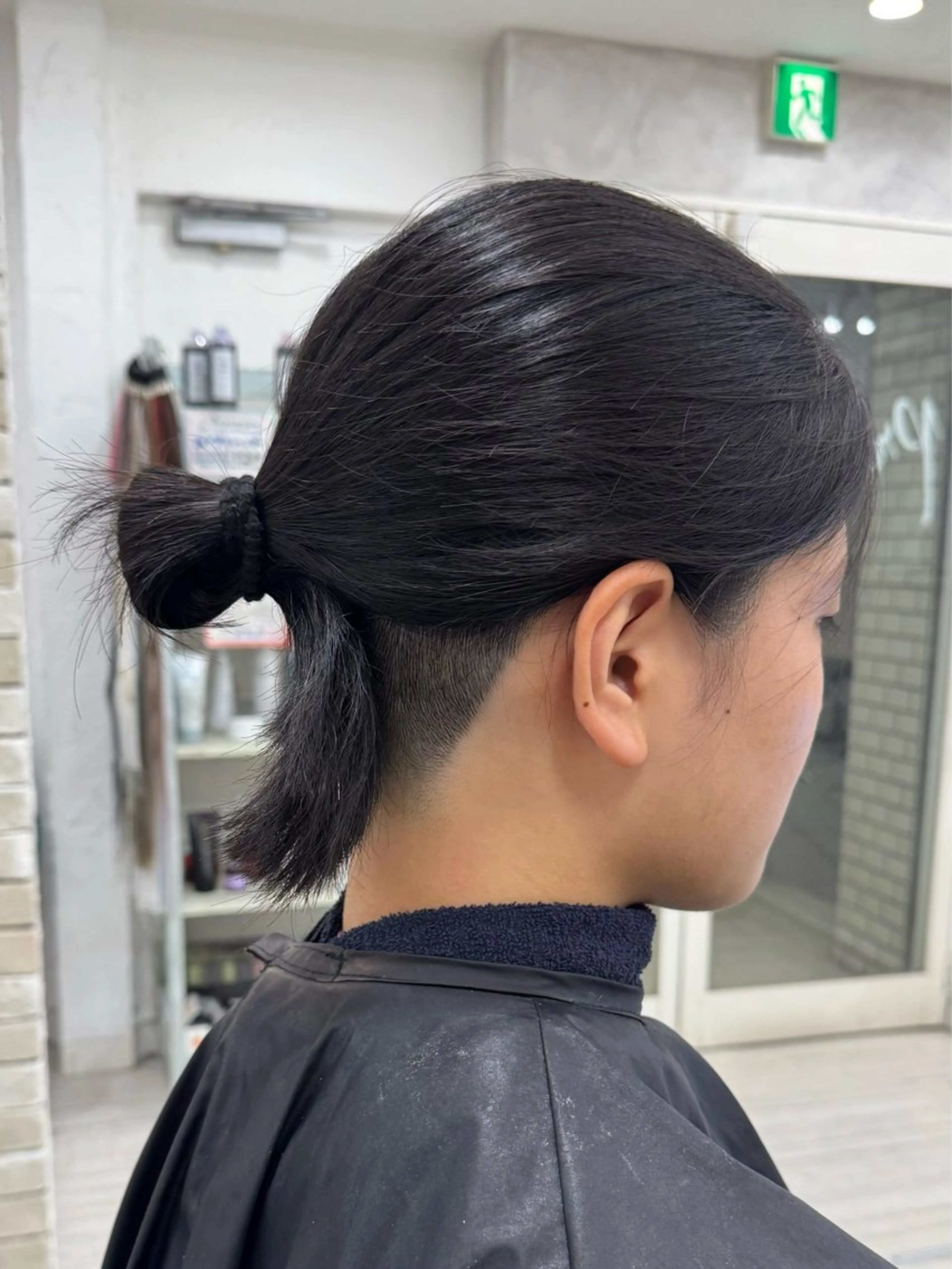 セミロング お団子ヘア カット 松本 聖未のヘアスタイル