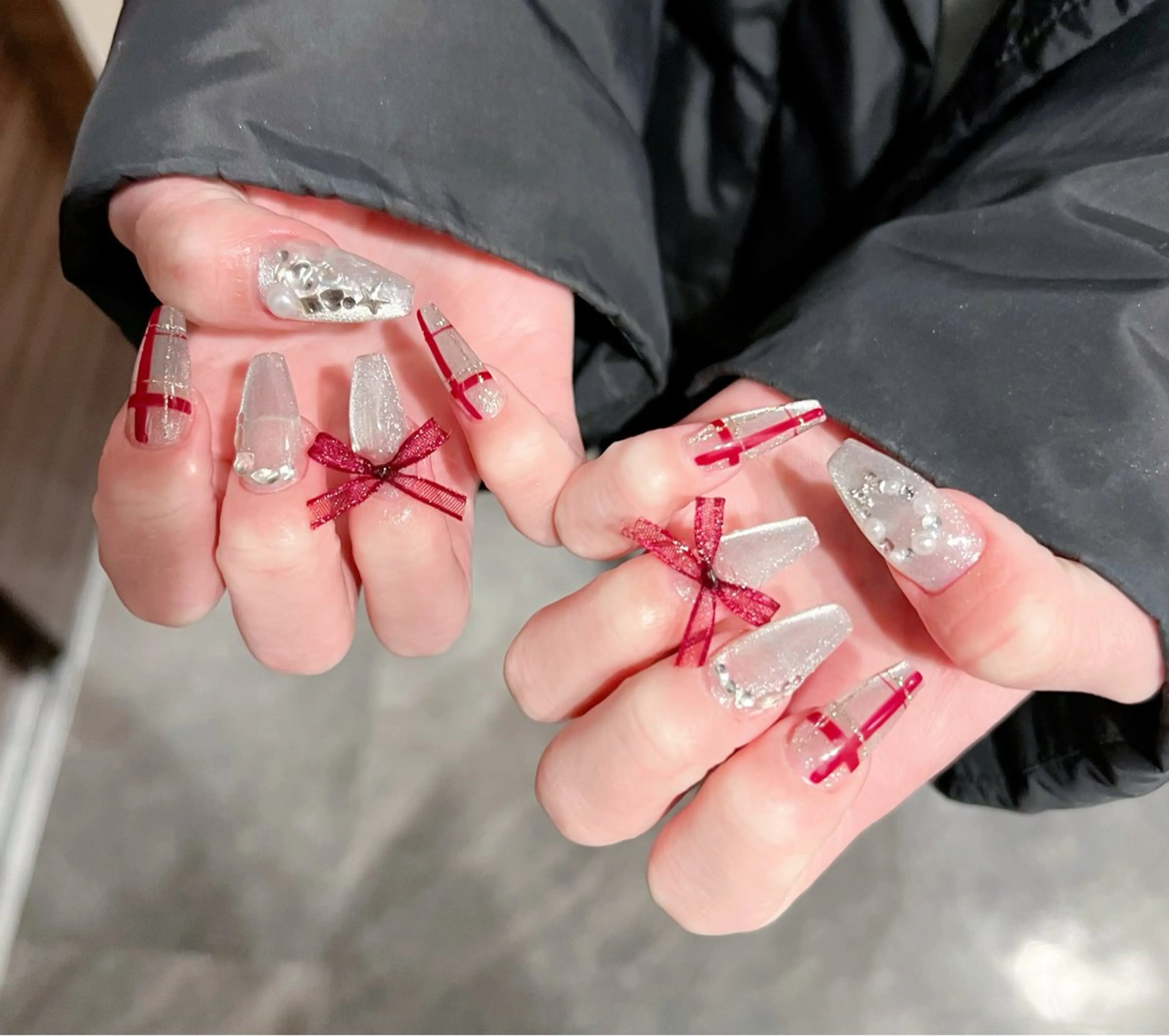 ネイル グリーン キラキラネイル ラメ(グリッター) ニュアンスネイル 赤色 ハンドネイル ハンドケア ぱん ちゃんのネイルデザイン