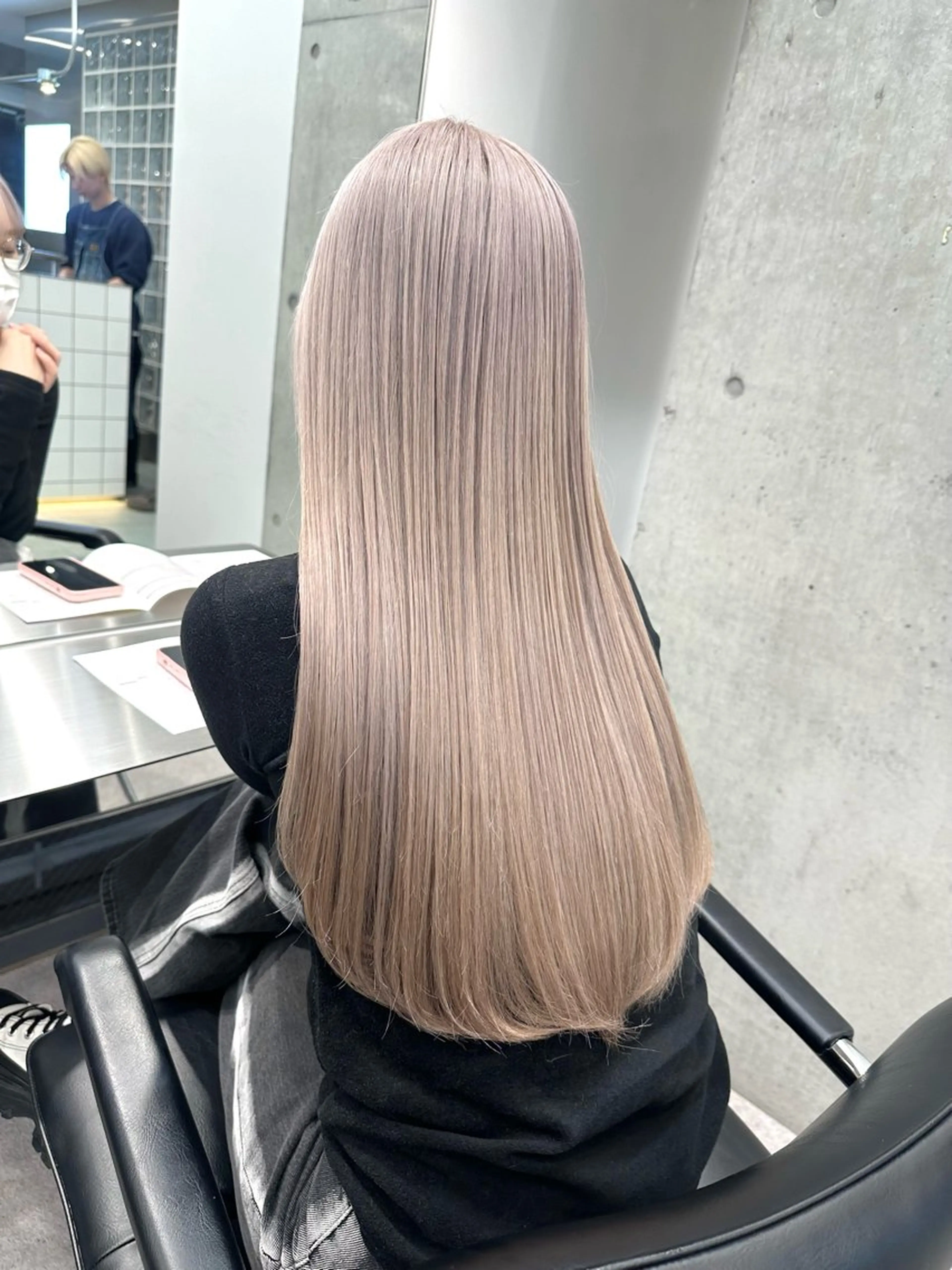 ロング カラー ベージュカラー ブリーチ ブロンド ダブルカラー ハイトーンカラー ヘアカラー トリートメント ❣️本日ショート カット大募集❣️のヘアスタイル