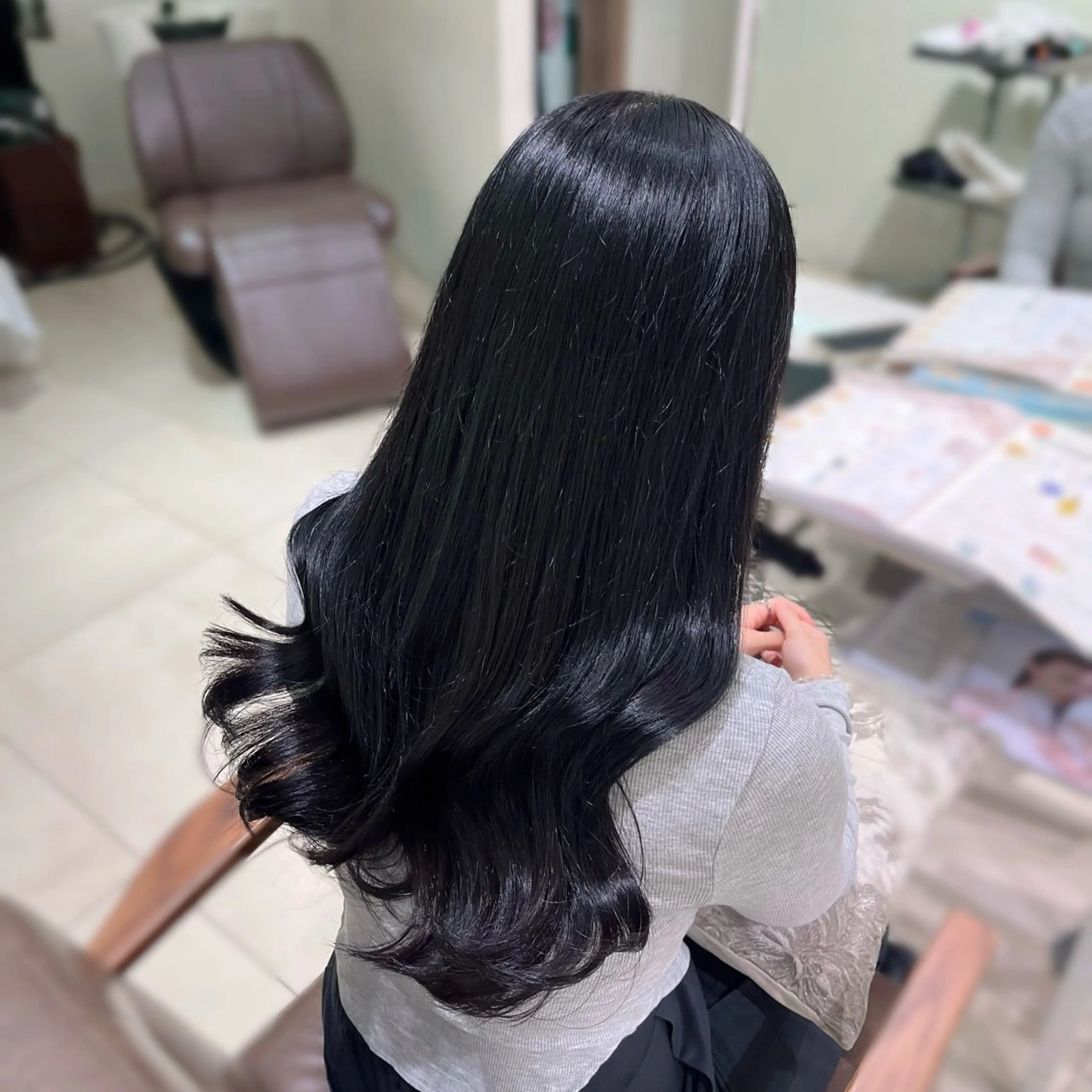 カラー 黒髪 ブルーカラー ブルーブラック salon dè joe所属・透明感♡暗髪カラー/ Kazuha🎀のヘアスタイル