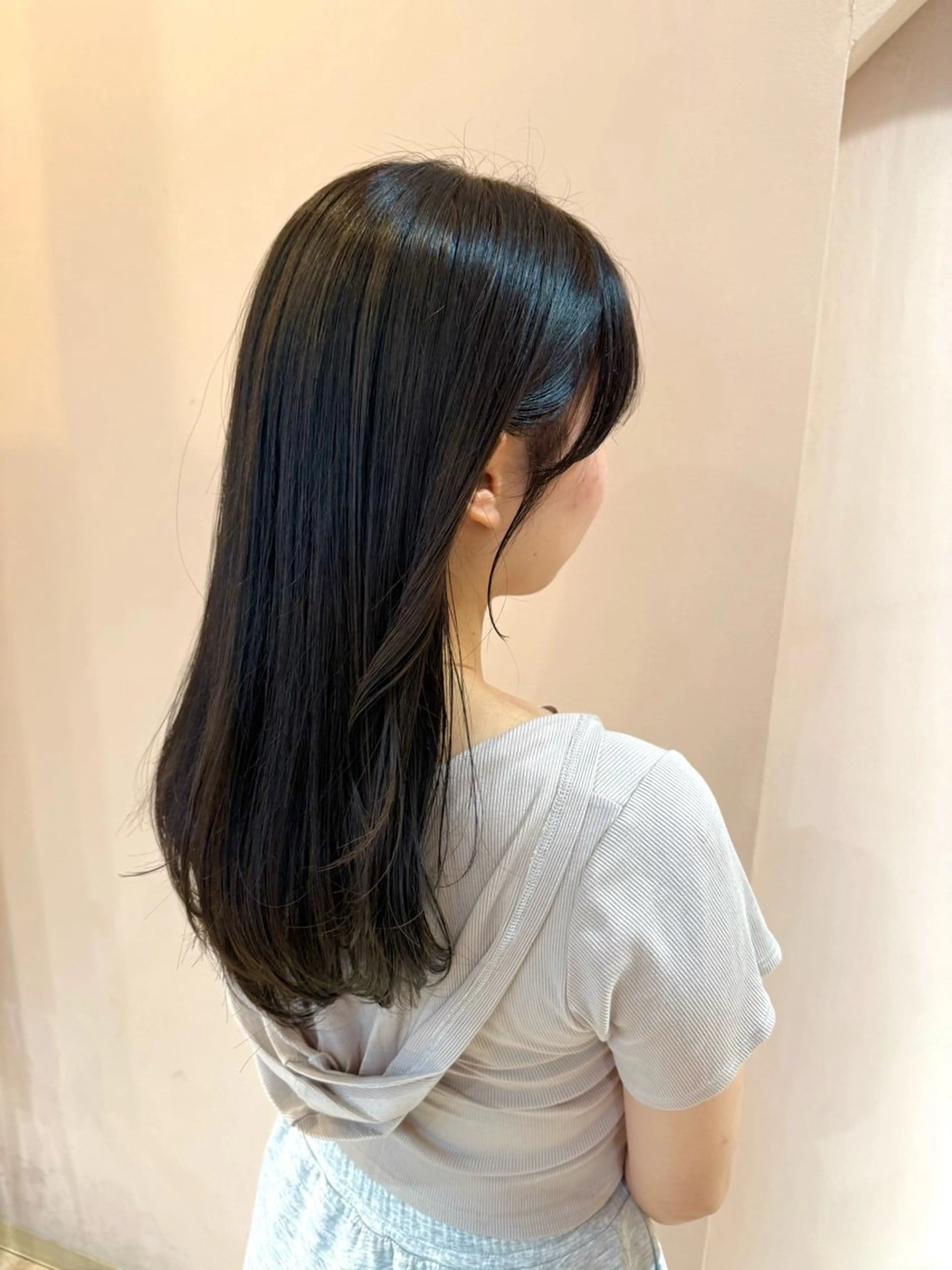 ロング カラー グレージュ ラベンダーカラー ラベンダーグレージュ ラベンダーグレー レイヤーカット カット ヘアカラー Reginavita栄店 【レジナヴィータ】所属・鈴木 二依奈のヘアスタイル