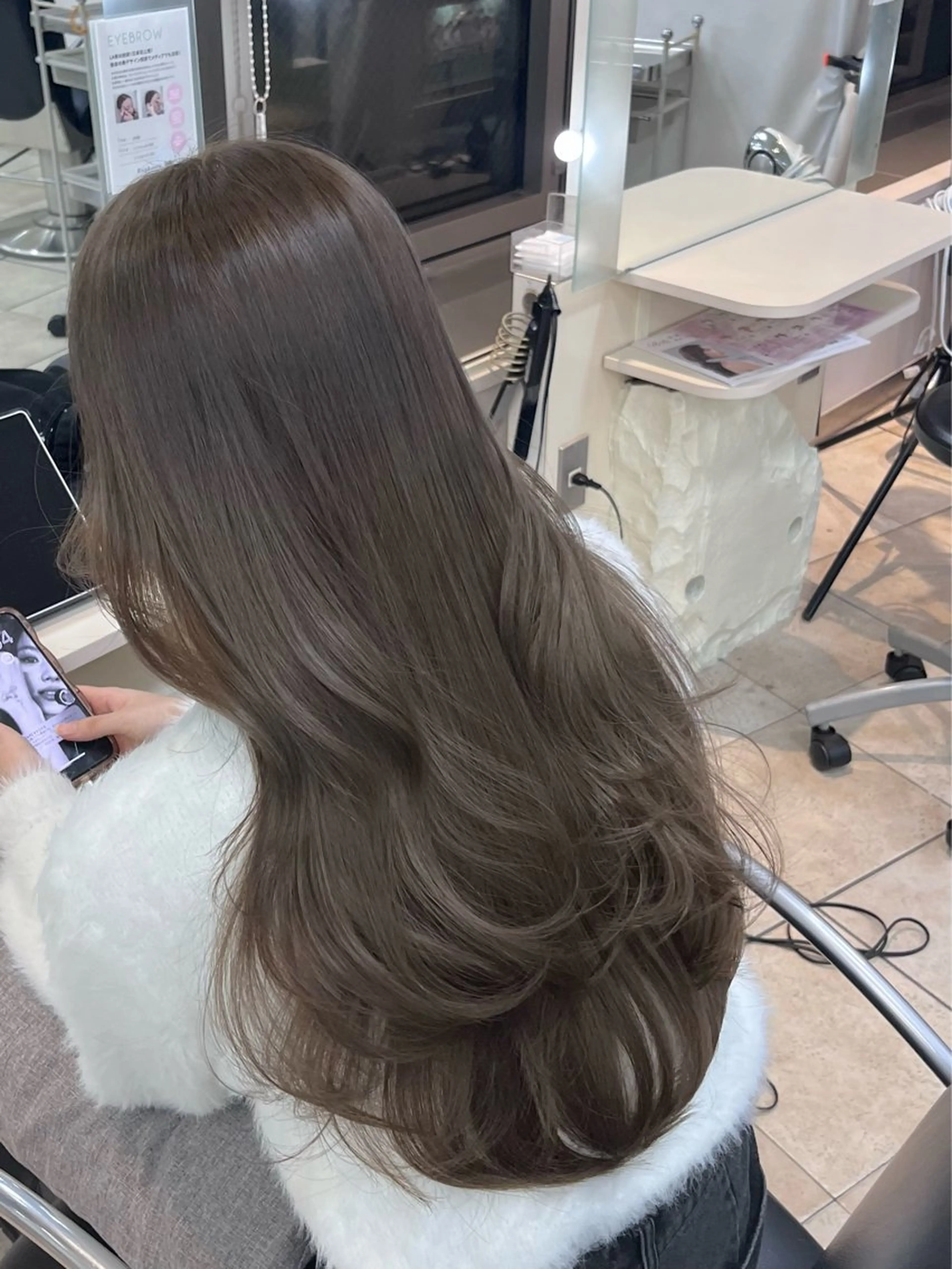 ロング カラー ベージュカラー ブリーチ ダブルカラー ミルクティーベージュ ブリーチなしカラー MITSUKI🤍 モテ髪×韓国レイヤーのヘアスタイル