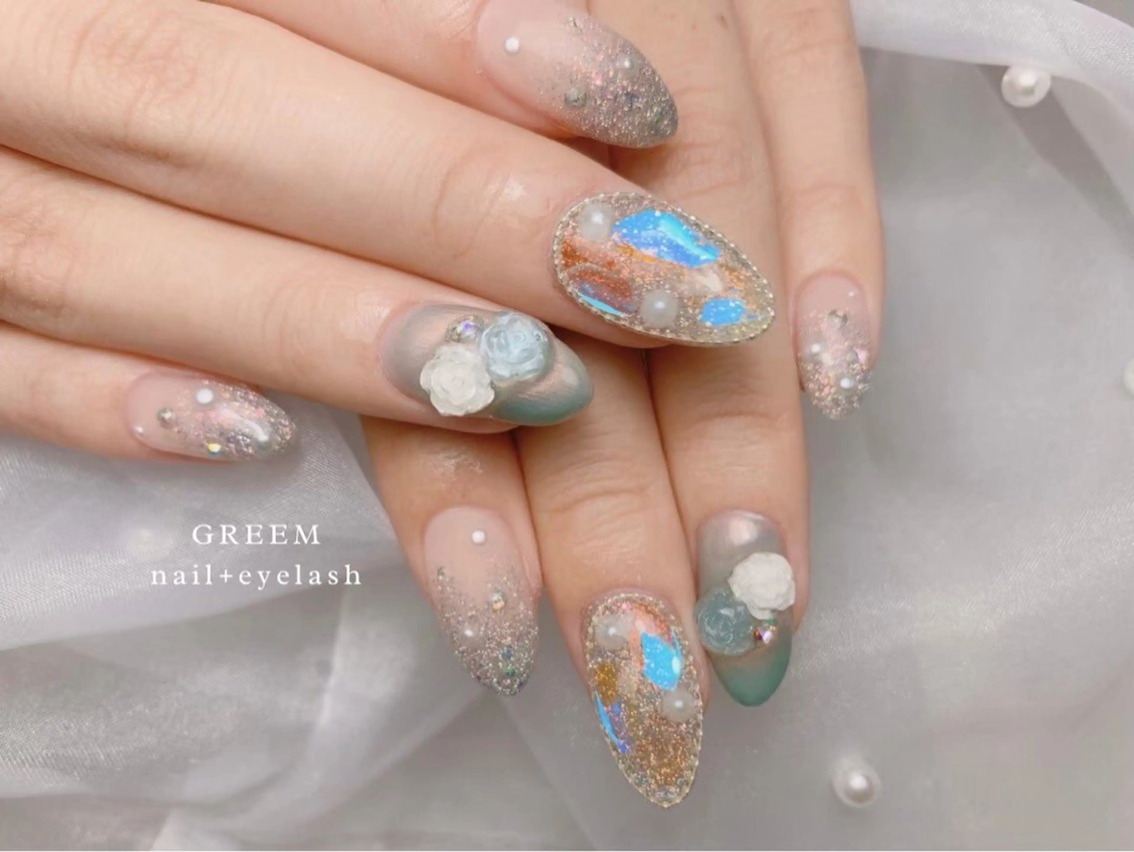 ネイル オーロラネイル グリーン ハンドネイル GREEM グリームのネイルデザイン