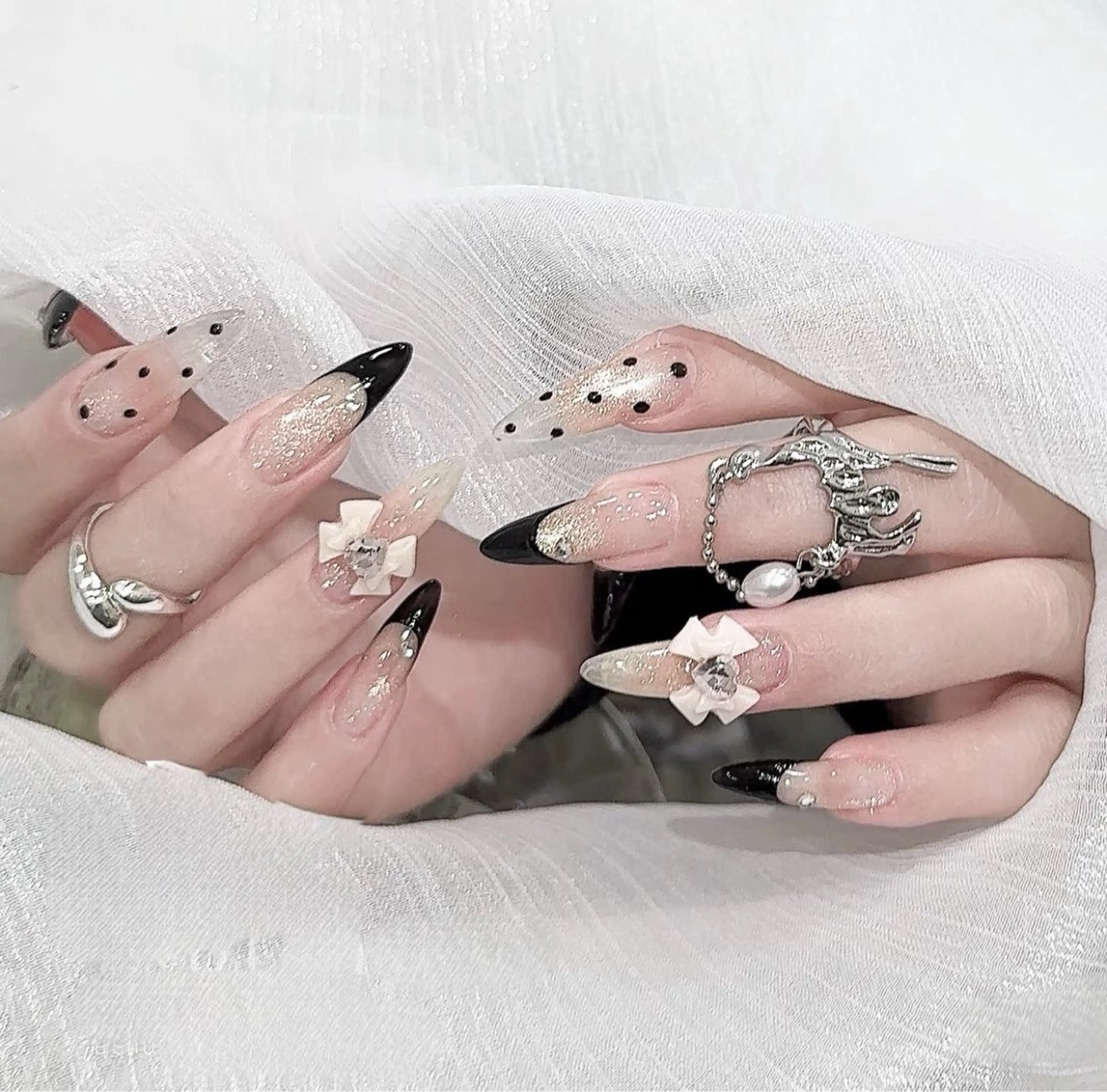 ネイル アニマル柄 オーロラネイル チークネイル フラッシュネイル ジェルネイル ハンドネイル Lina所属・Lina Nail Salonのネイルデザイン