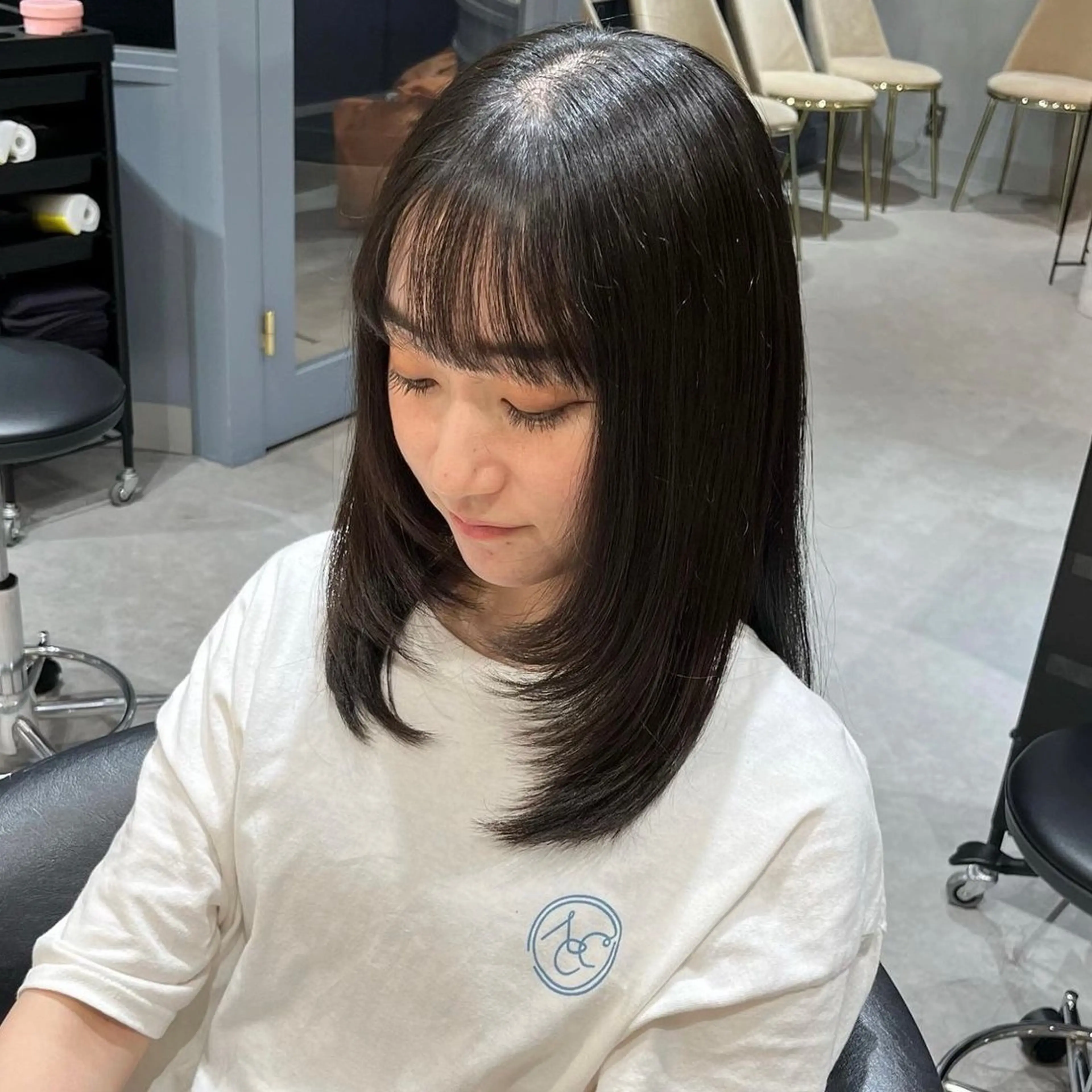 ミディアム 𝙆𝙖𝙞🎀🩶 レイヤー/縮毛矯正のヘアスタイル