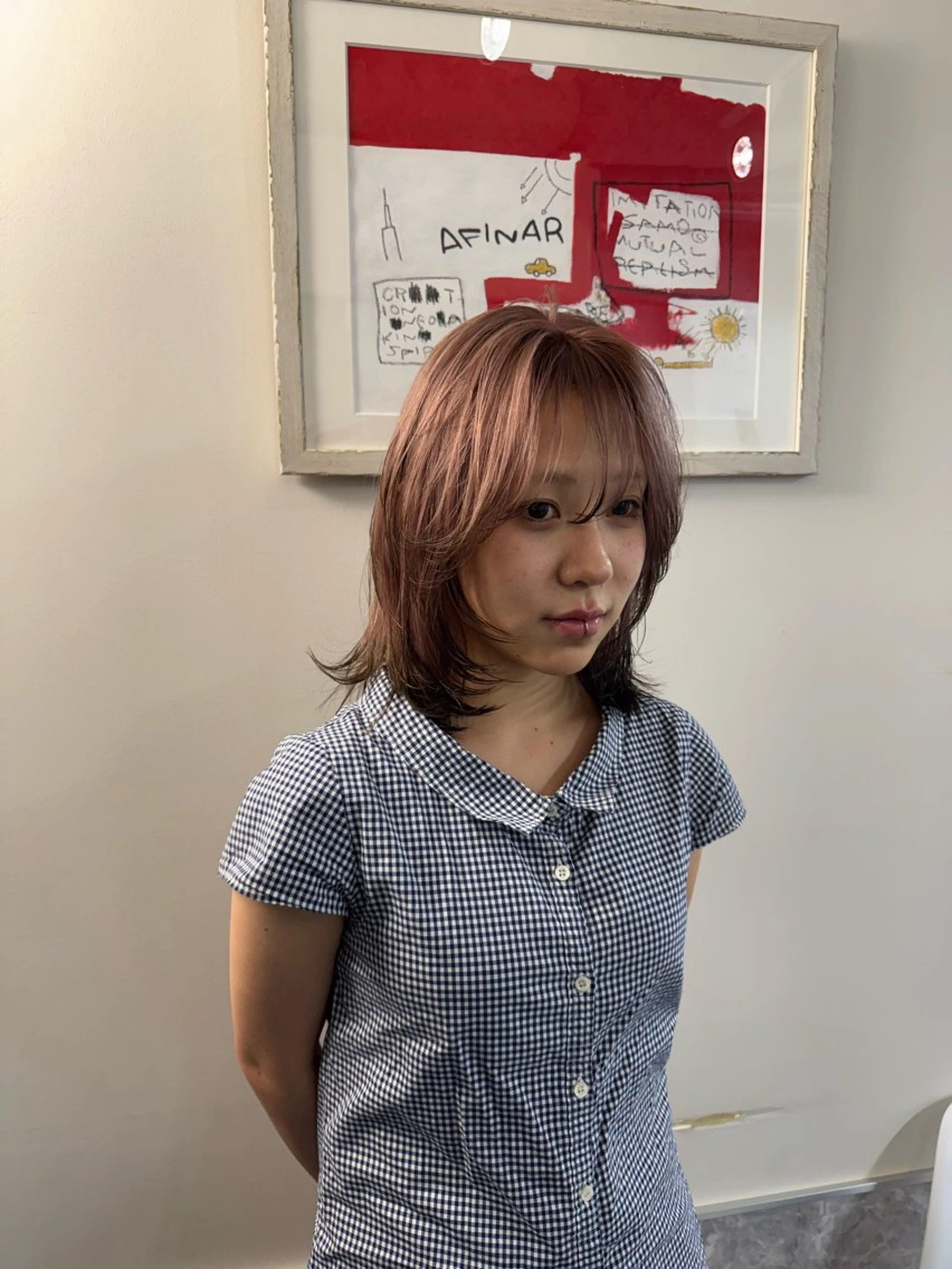 ミディアム カラー ミディアムレイヤー デザインカラー レイヤーカット カット ヘアカラー トリートメント ハイトーン/デザイン 新宿🦭戸羽のヘアスタイル