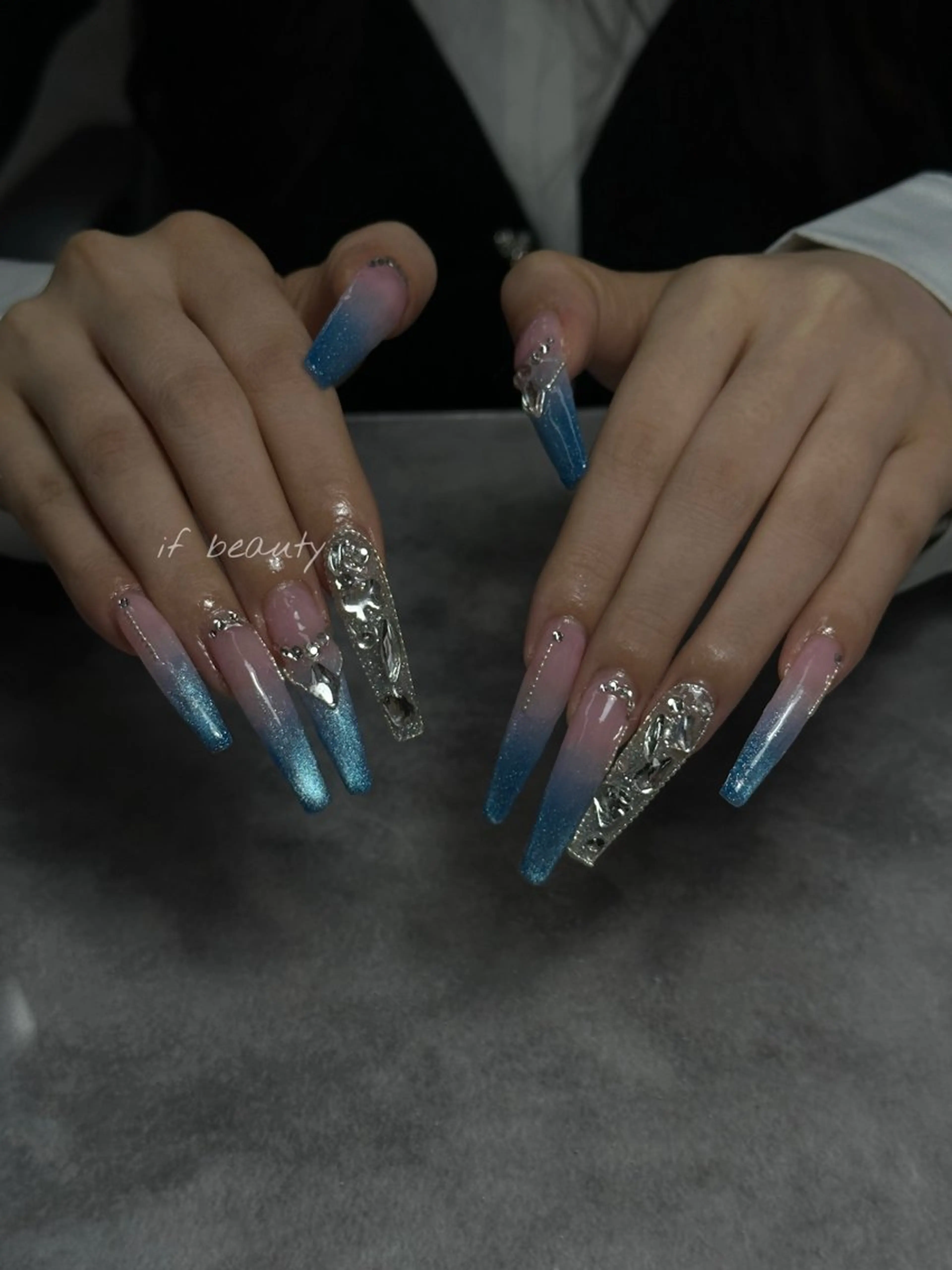 ネイル アートネイル ジェルネイル グラデーション パラジェル ワンホンネイル ハンドネイル if Hair＆Nail Salon所属・IKA /海外ネイル /個性派/ワンホンのネイルデザイン