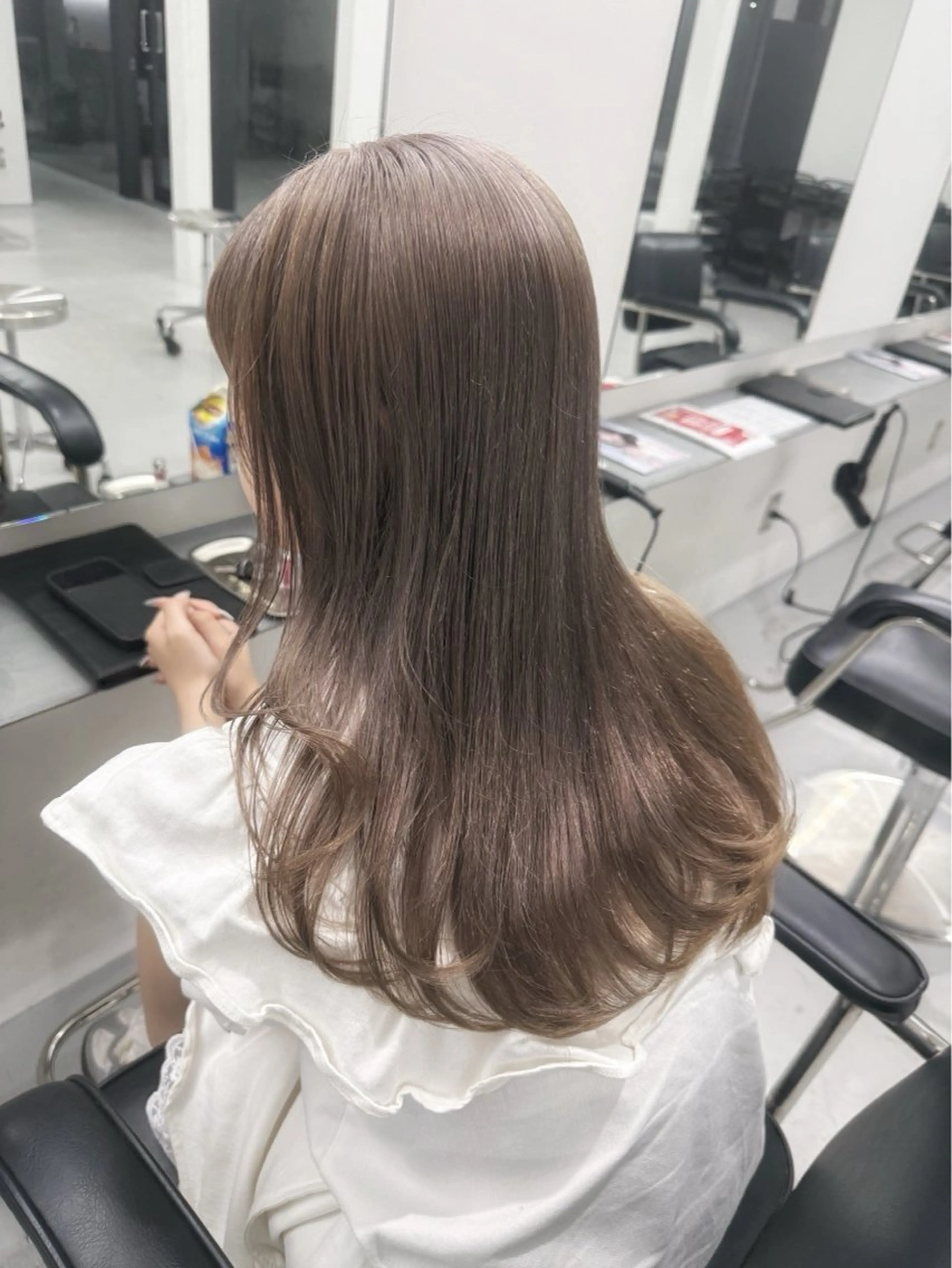 ミディアム カット ヘアカラー トリートメント ベージュカラー🕊️ 新潟駅/谷口大海のヘアスタイル