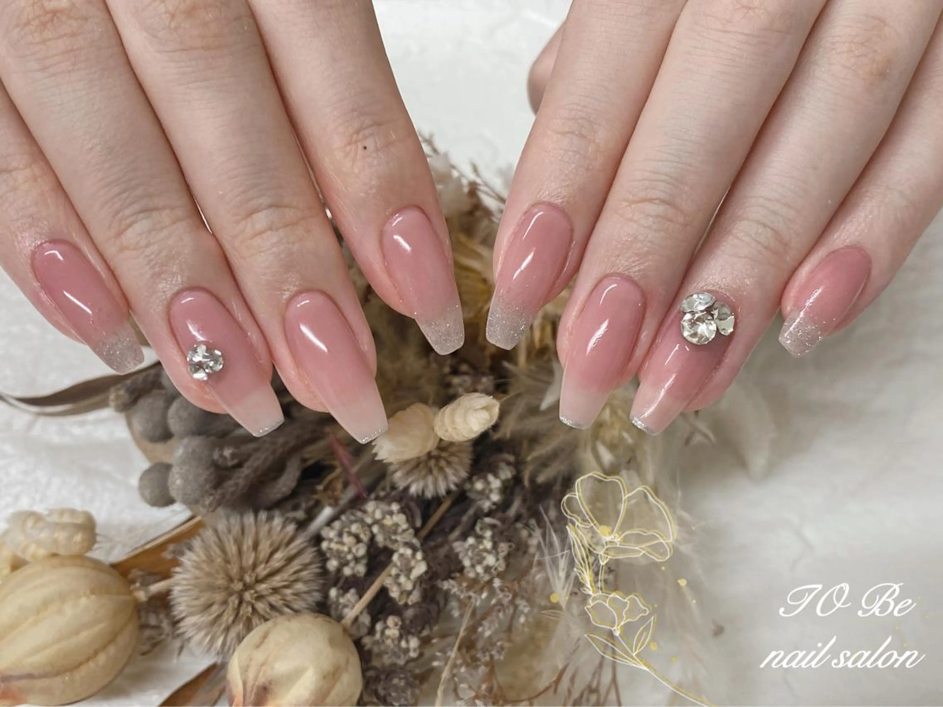 セミロング ネイル ハンドネイル ハンドケア Nail Salon To Beのネイルデザイン