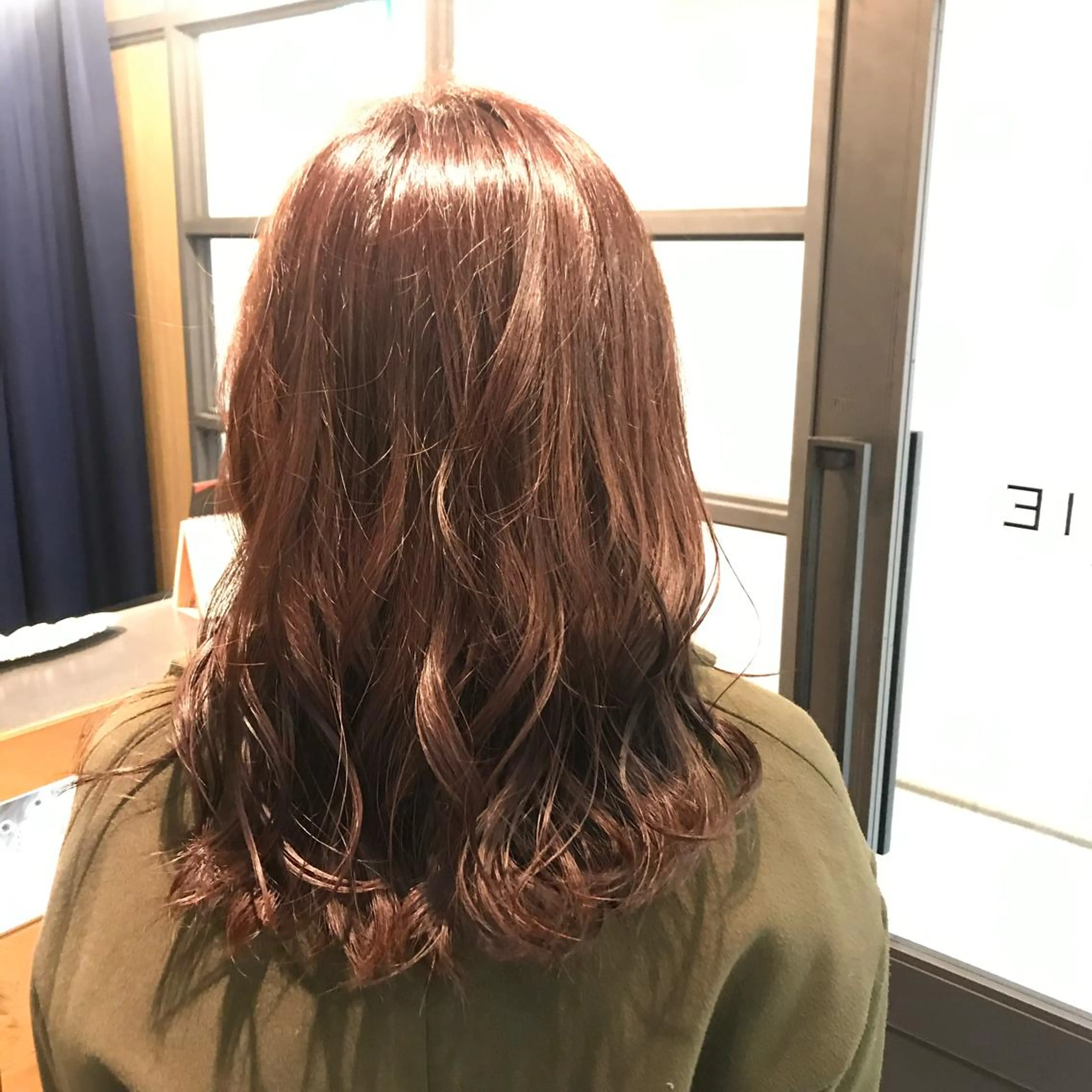 セミロング カラー TRUCK トラックのヘアスタイル