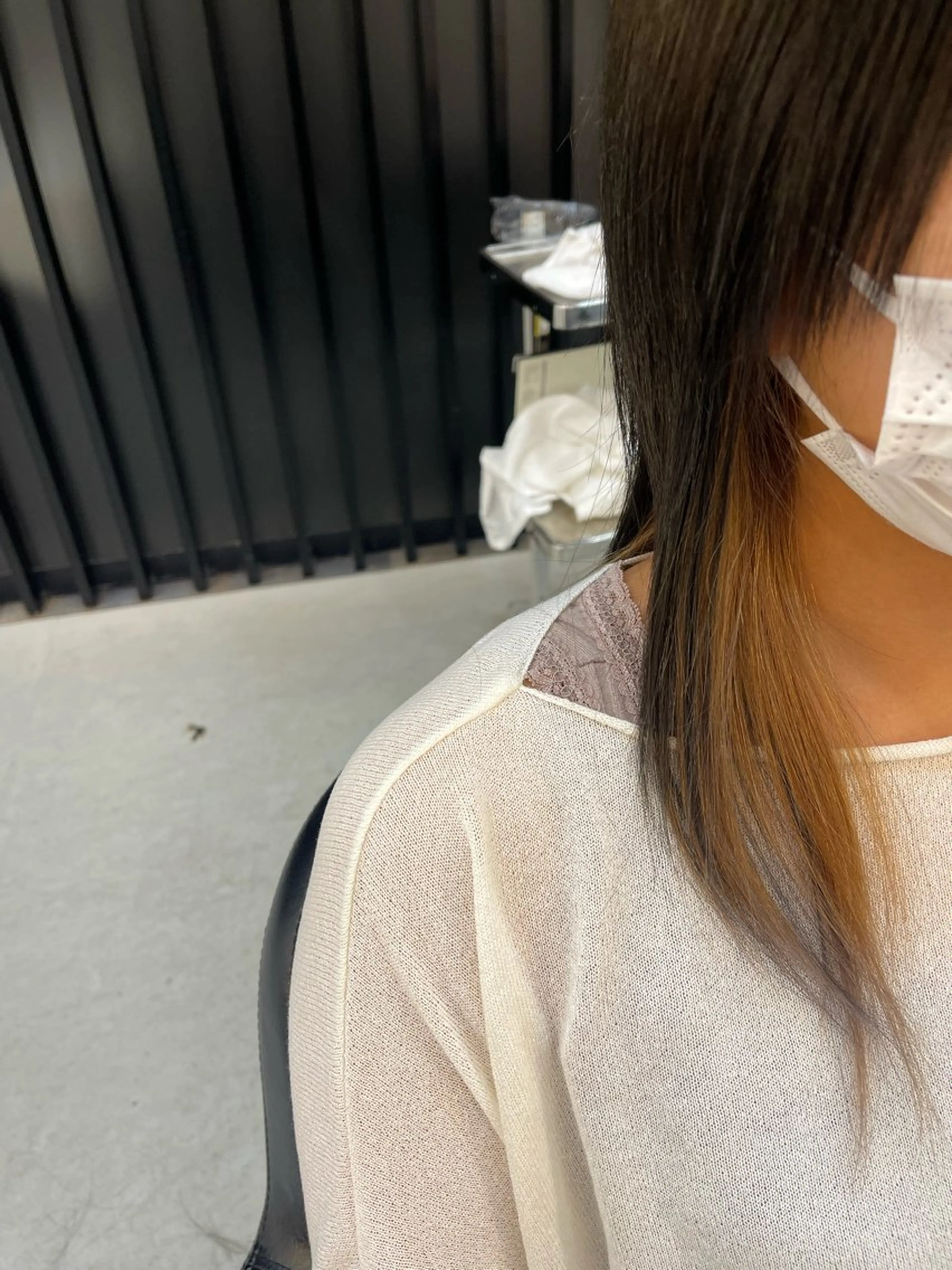 セミロング ヘアカラー 超透明感カラー🦋韓 国羽エクステ🪽🫧のヘアスタイル