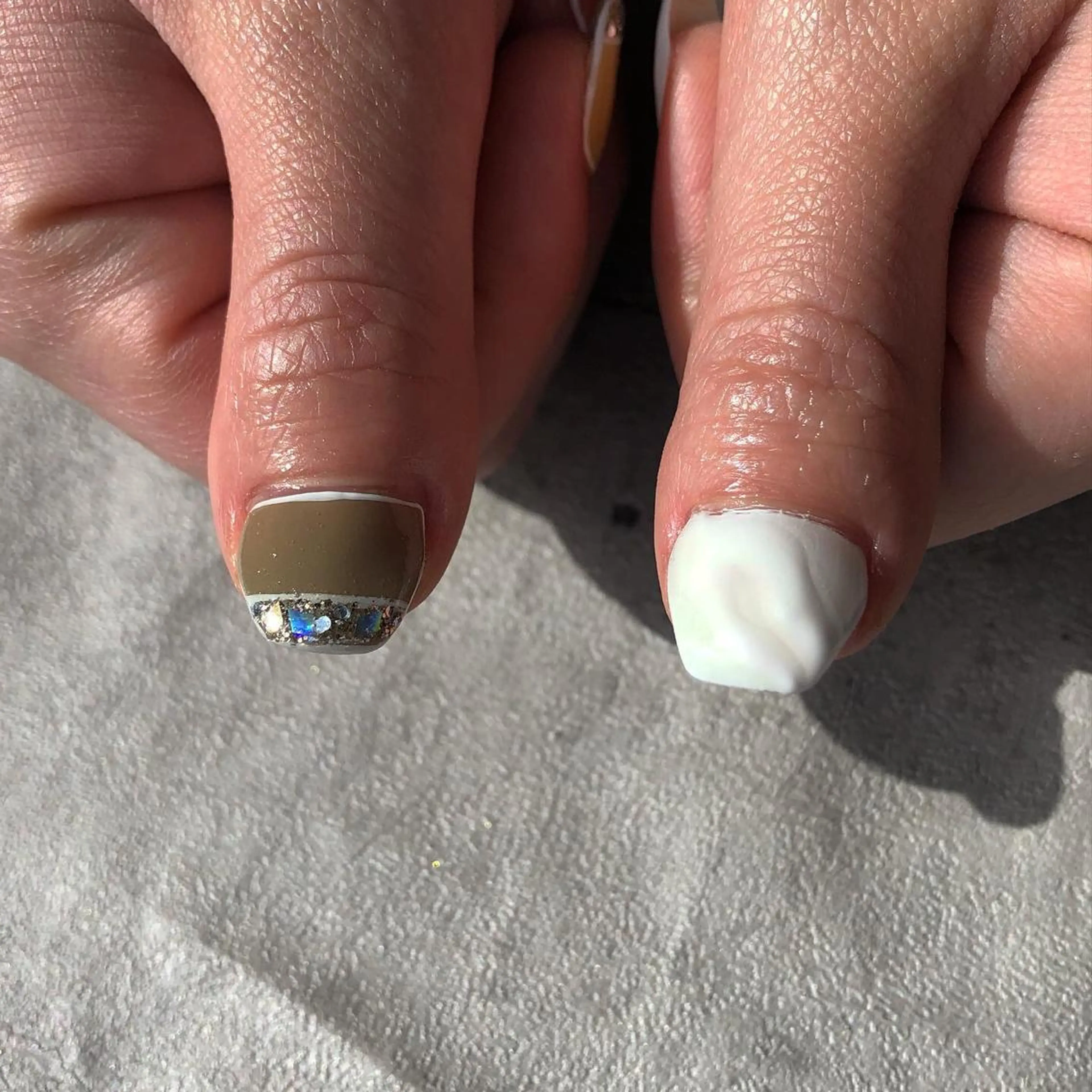ネイル フレンチネイル ガラスフレンチ casita（カシータ）所属・thrush nailsのネイルデザイン