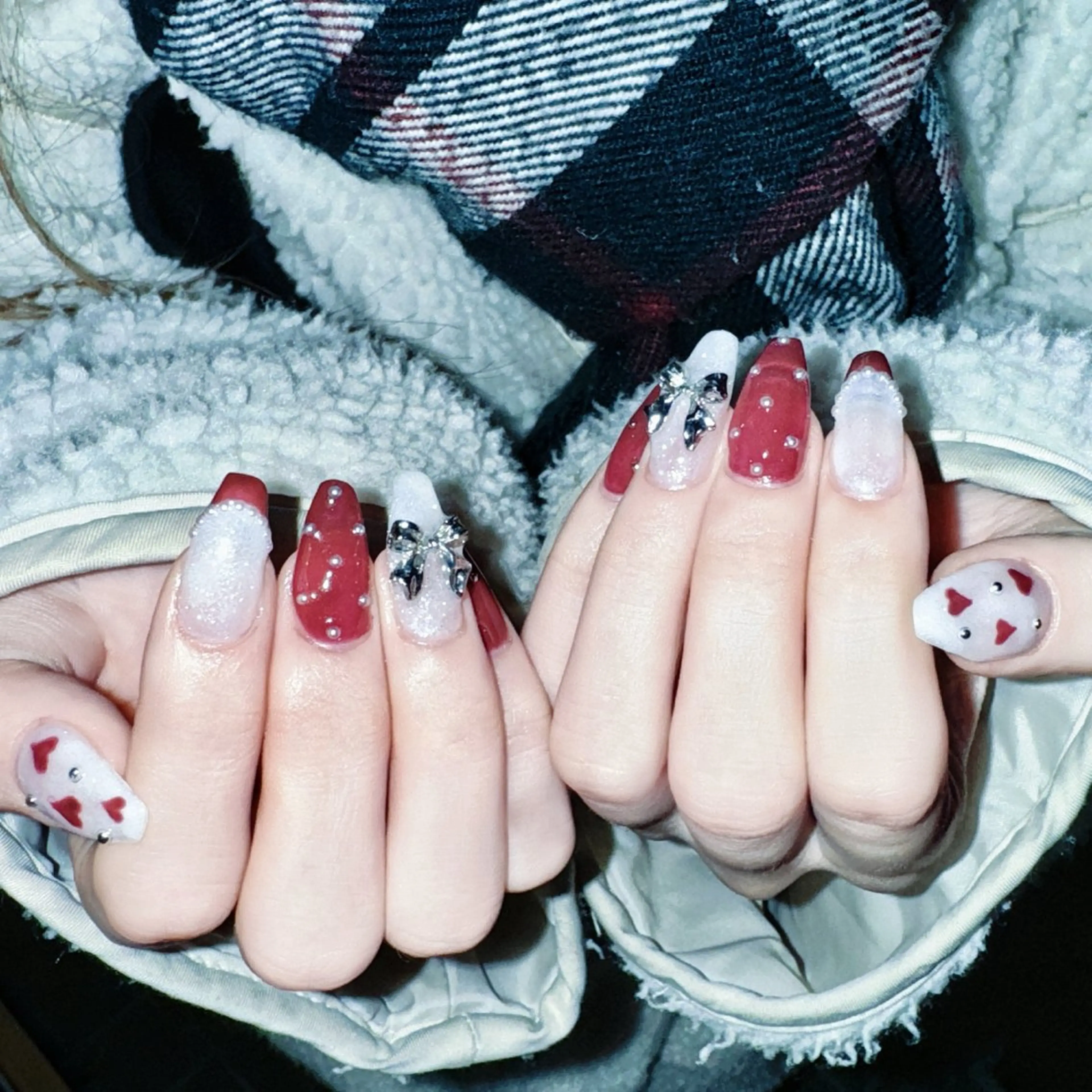 ネイル フレンチネイル ハート ラメ(グリッター) 赤色 ハンドネイル on nail 尾張旭三郷店のネイルデザイン