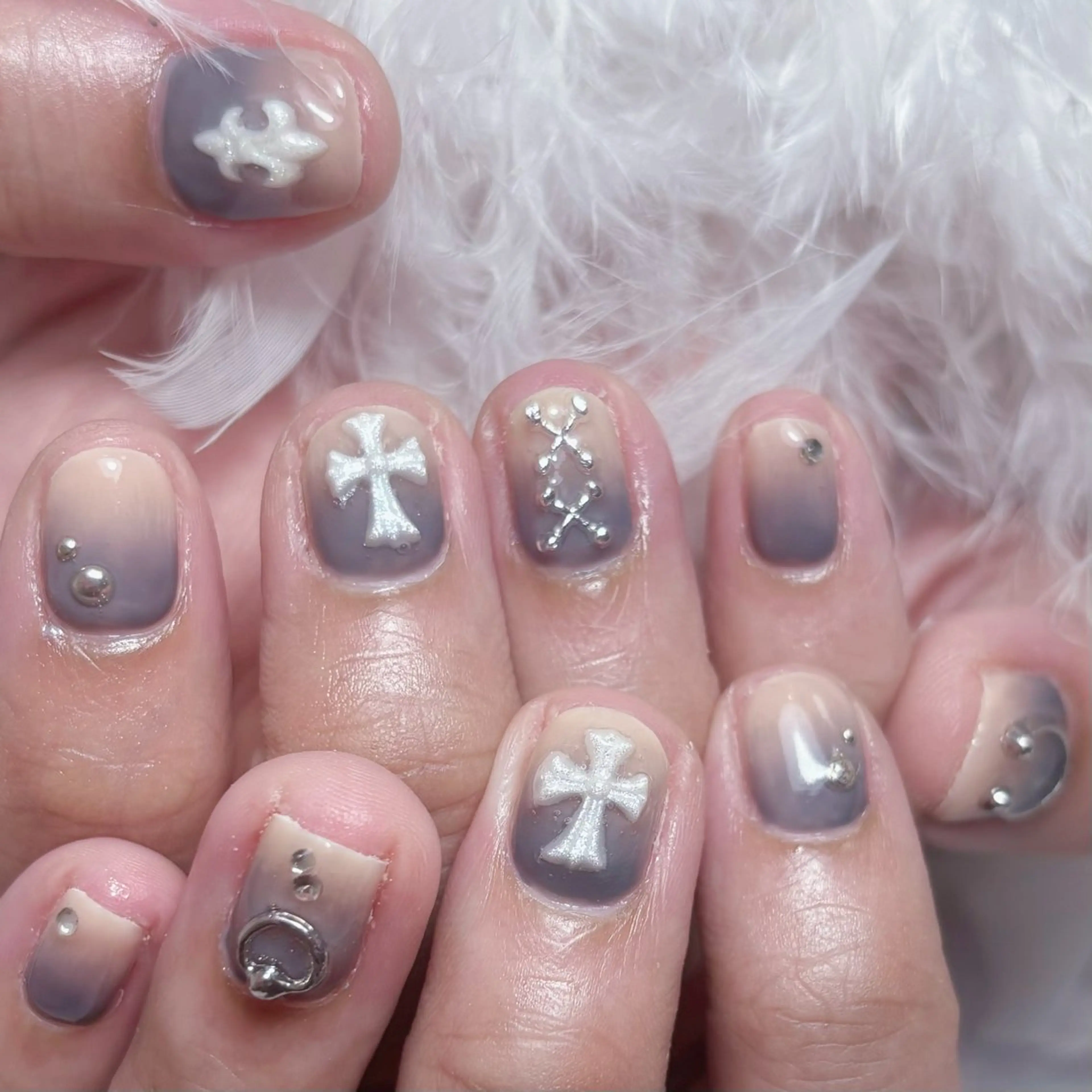 ショート 韓国風ヘア ショートヘア ハンドネイル DIAMOND Nail☁️のネイルデザイン