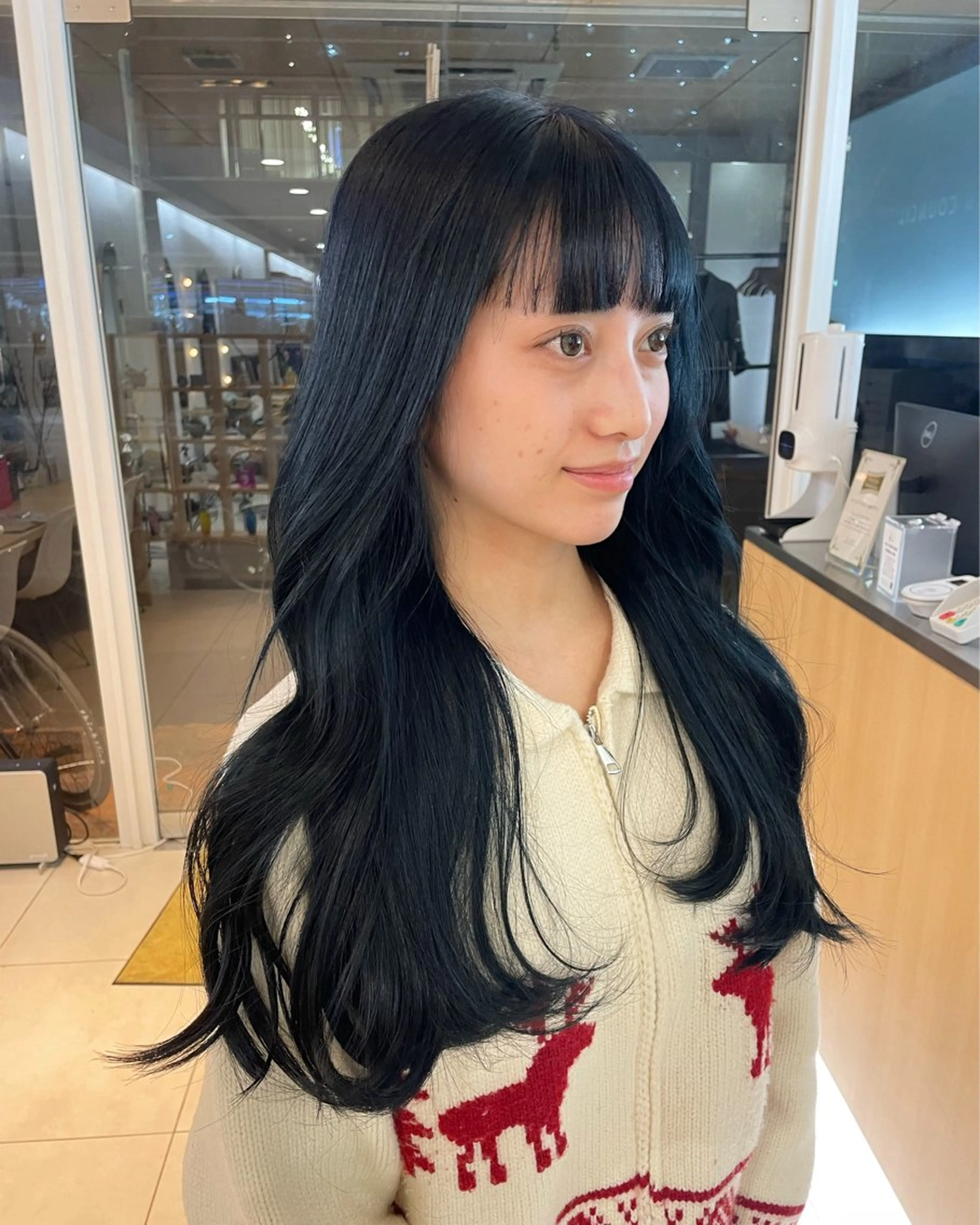 ロング ヘアカラー nuu 栄所属・🧸SAKI🎀 韓国レイヤーのヘアスタイル
