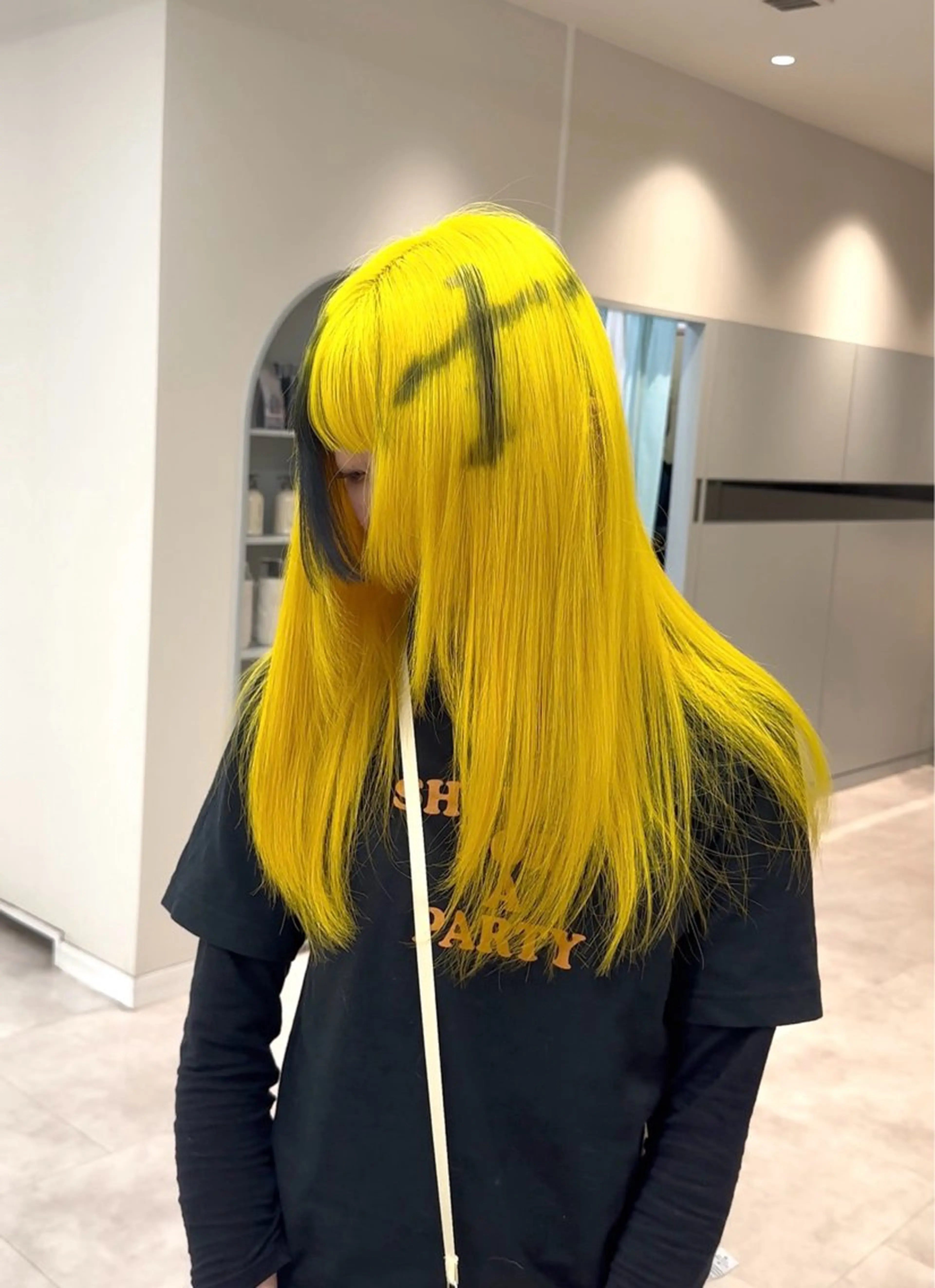 ロング イエローカラー カット ヘアカラー 【デザインカラー】 難波 秀喜のヘアスタイル