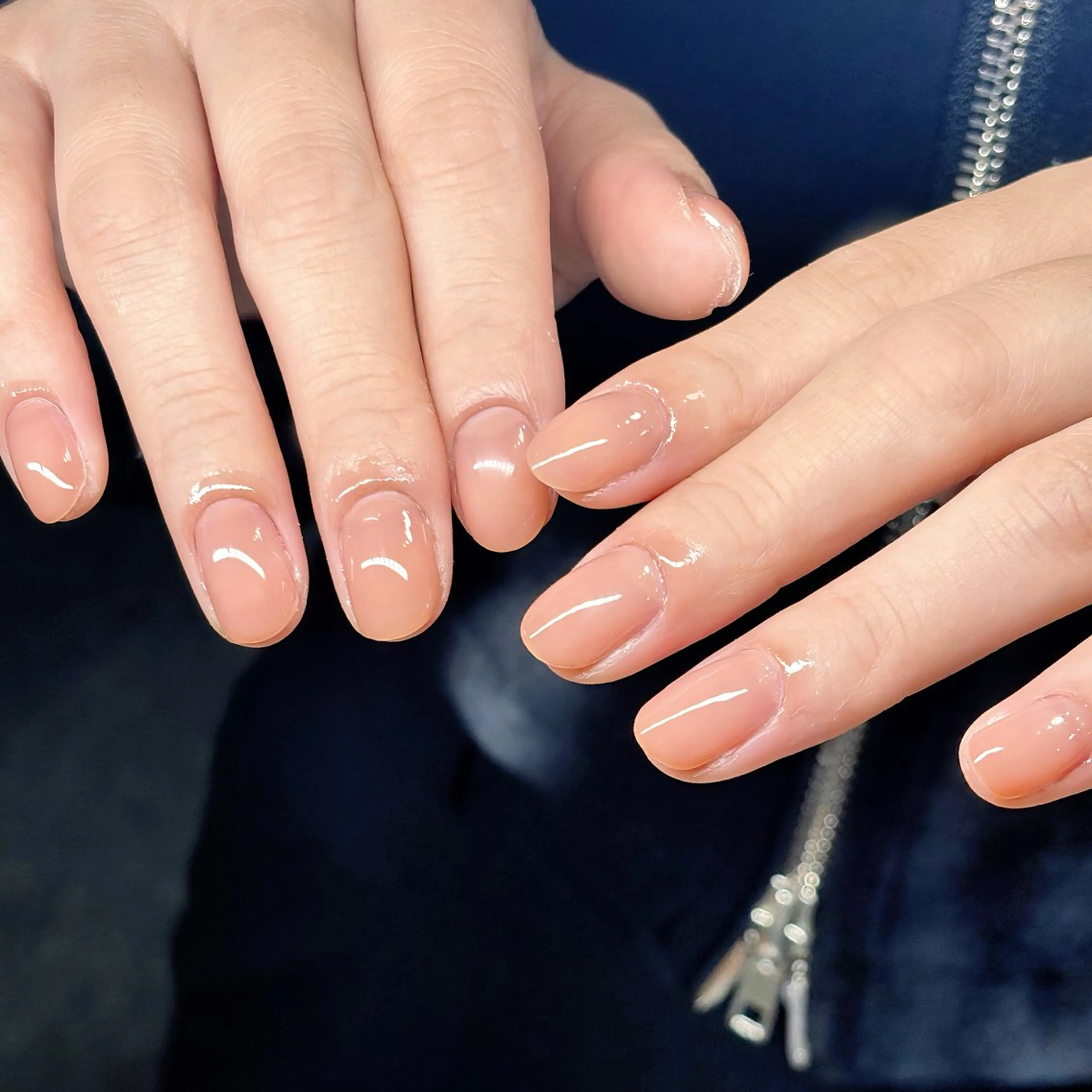 ネイル オフィスネイル ピンク ピンクベージュ ショートネイル シンプルネイル ハンドネイル ハンドケア 🎀NAIL🎀 AI🪄︎︎◝✩のネイルデザイン