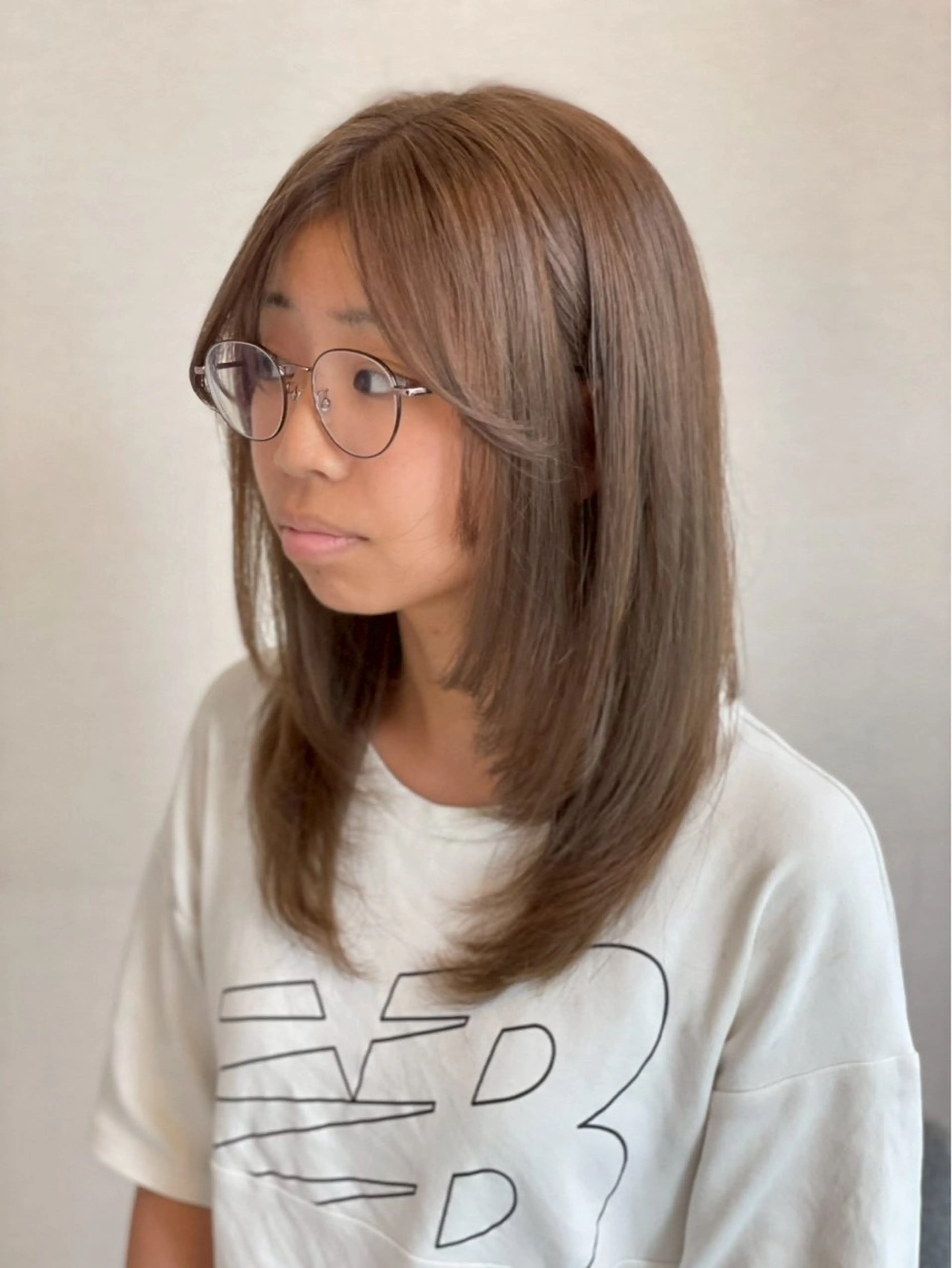 セミロング 美容室reborn大江所属・ナ ディアのヘアスタイル