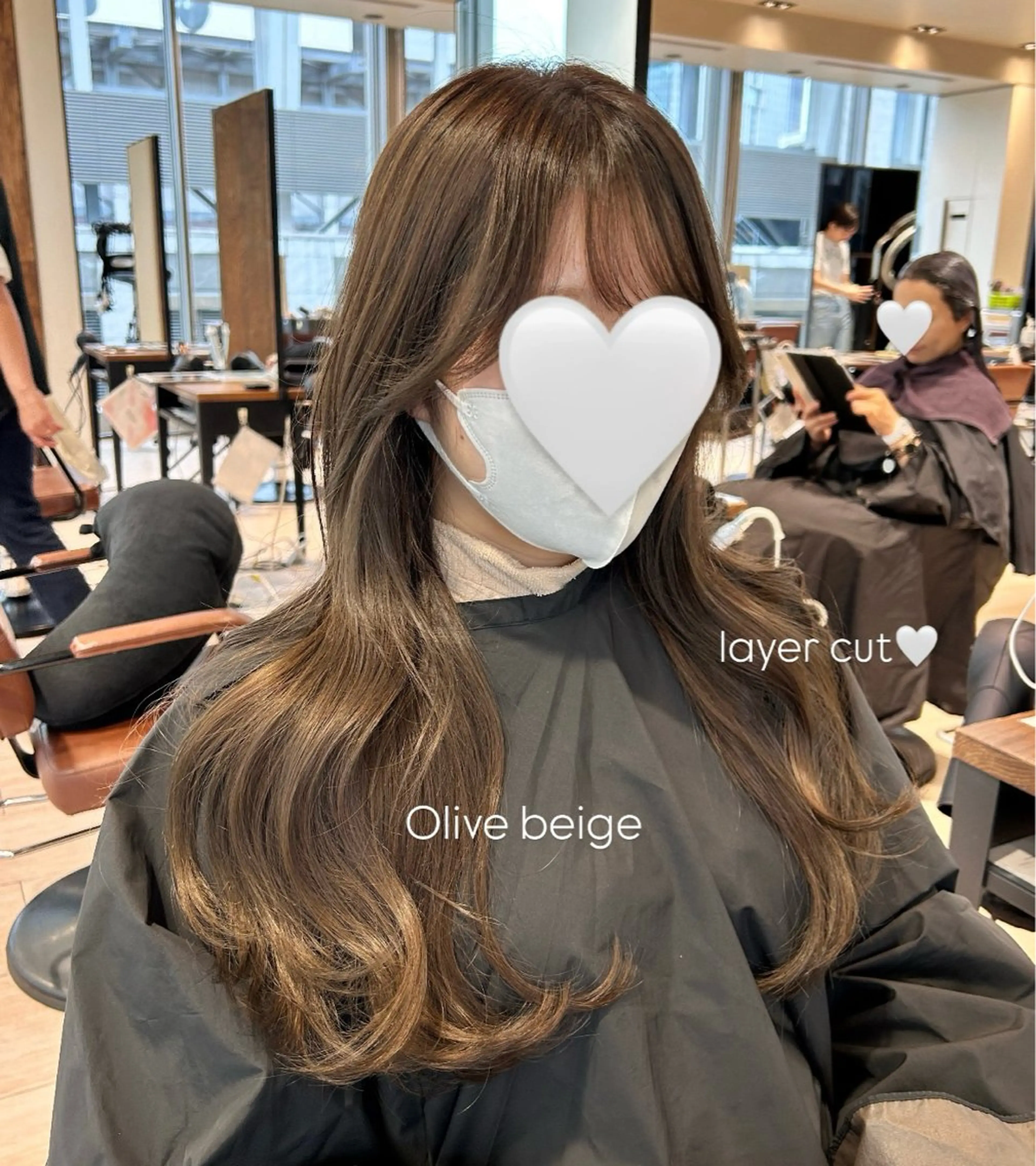 ロング カラー ベージュカラー ブリーチ 透明感カラー ブリーチなしカラー オリーブベージュ カット ヘアカラー トリートメント 🍼顔周りカット/ レイヤー/小川華奈のヘアスタイル