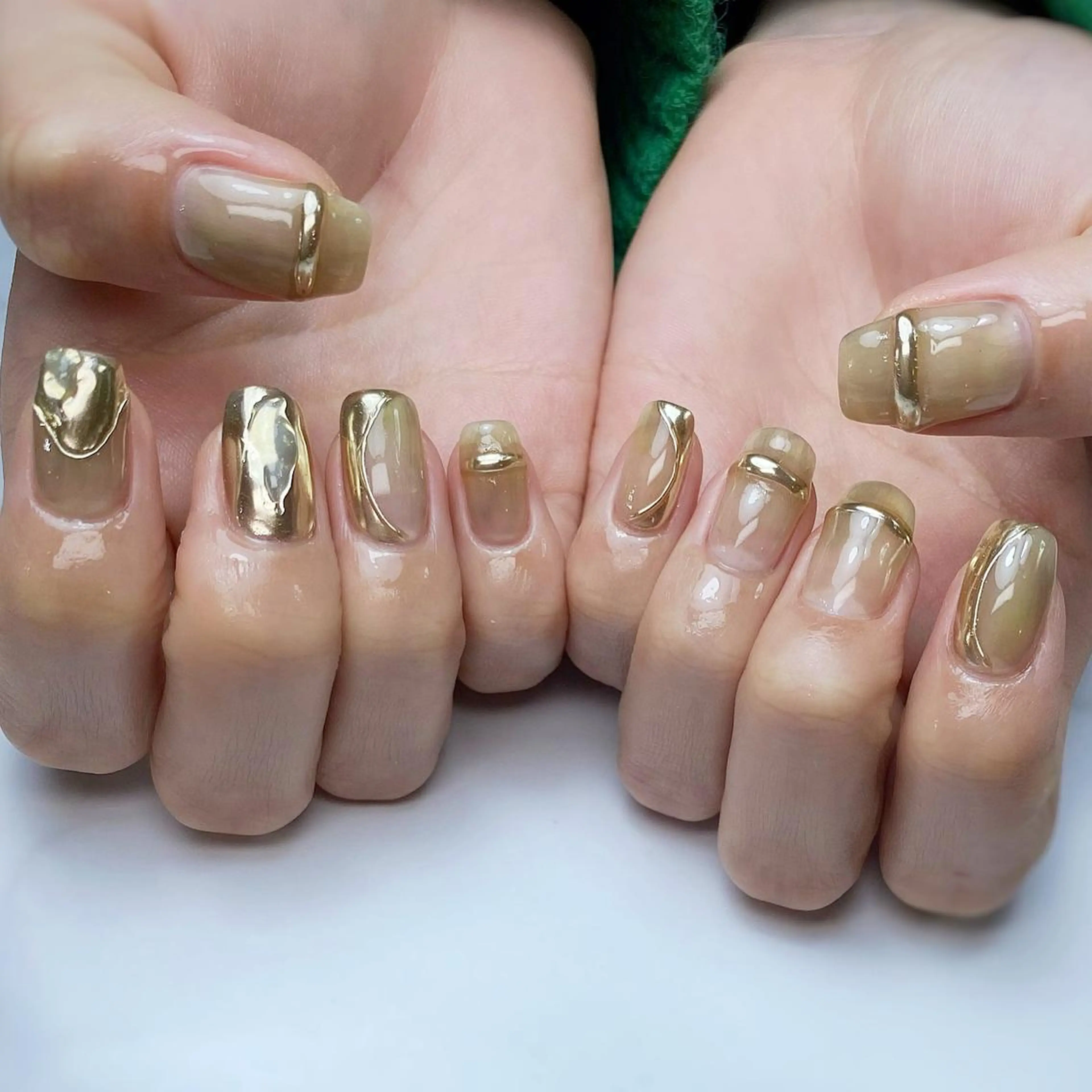 ネイル ゴールド ミラーネイル ニュアンスネイル Nail ameria megu所属・ameria meguのネイルデザイン