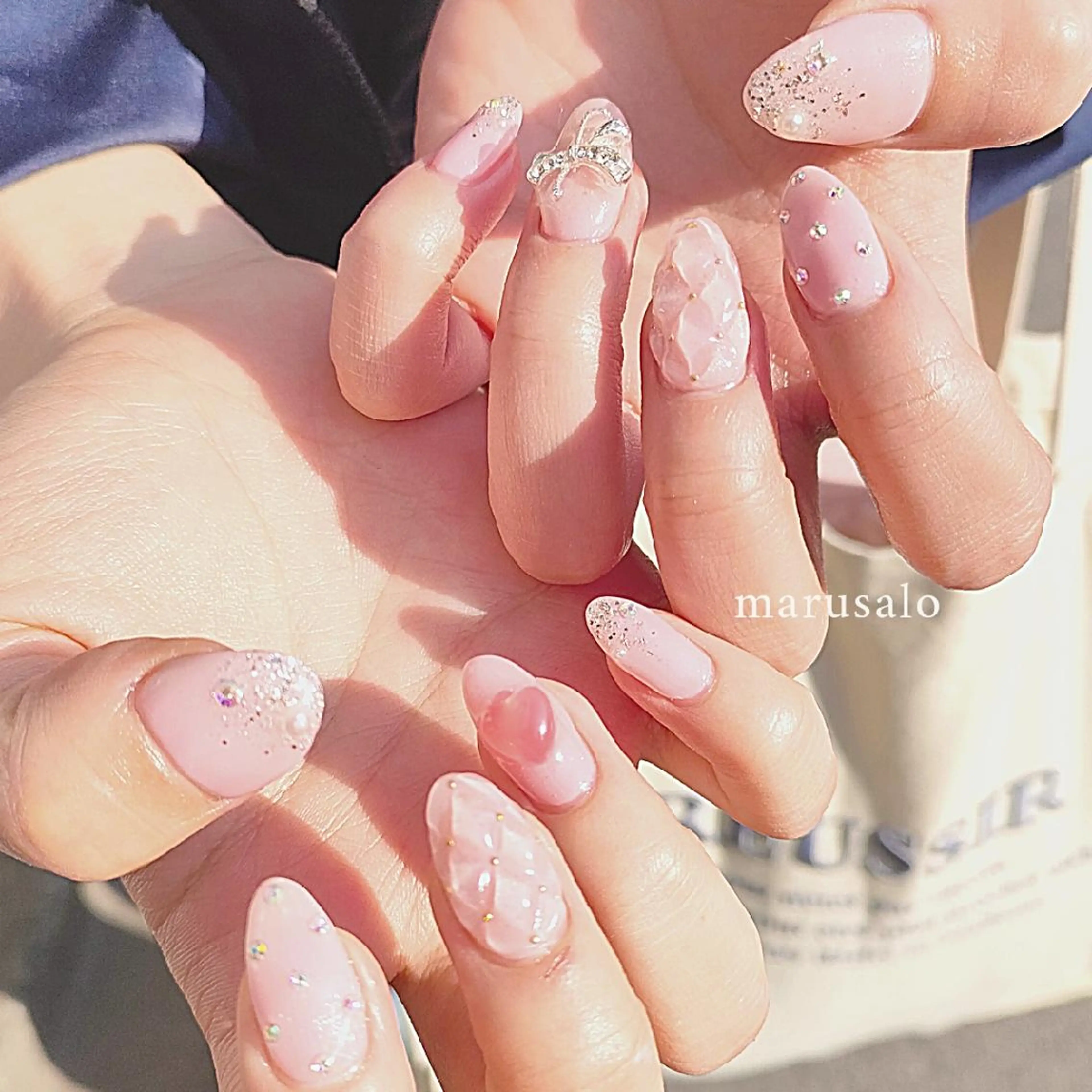ネイル ドット 韓国ネイル ストーンネイル ワンホンネイル 冬ネイル ハンドネイル marusalo nailのネイルデザイン