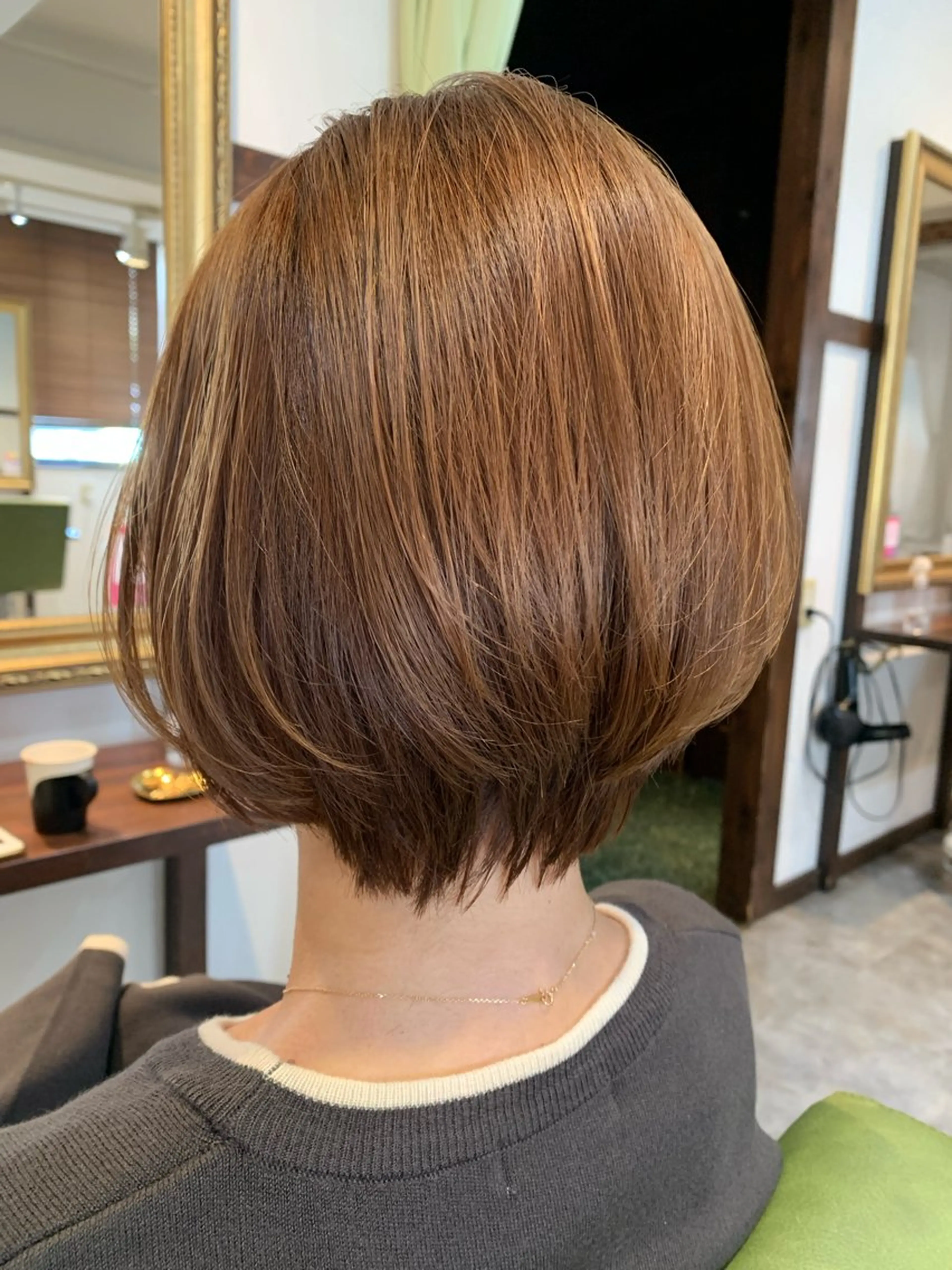 ショート カラー 丸みショート ベージュカラー ショートヘア カット ヘアカラー newi saLyu 片岡ふきのヘアスタイル