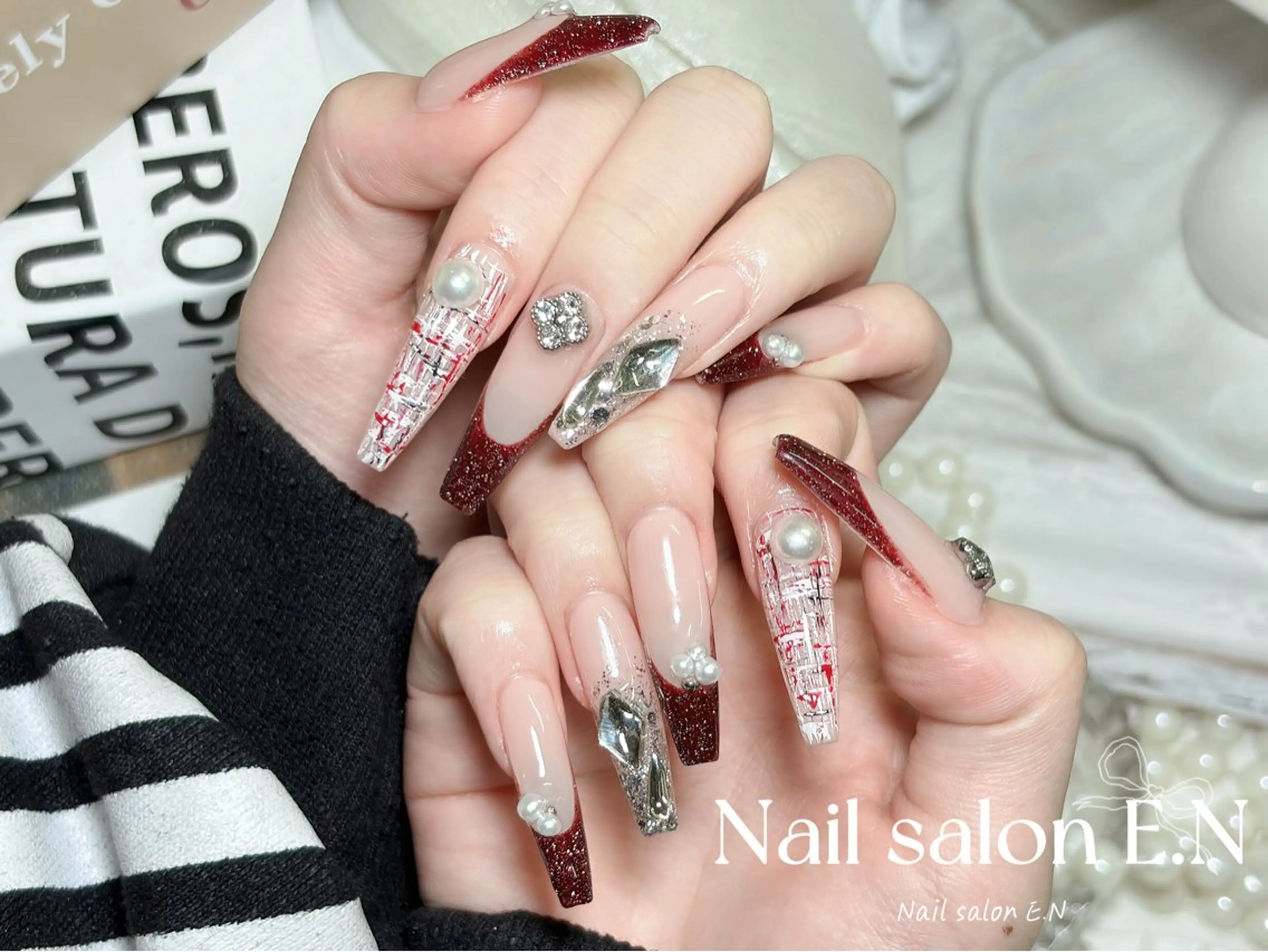 ネイル アートネイル オーロラネイル ブラウン クリアネイル フレンチネイル ハンドネイル E.N🦋 長さ出し/持ち込みのネイルデザイン