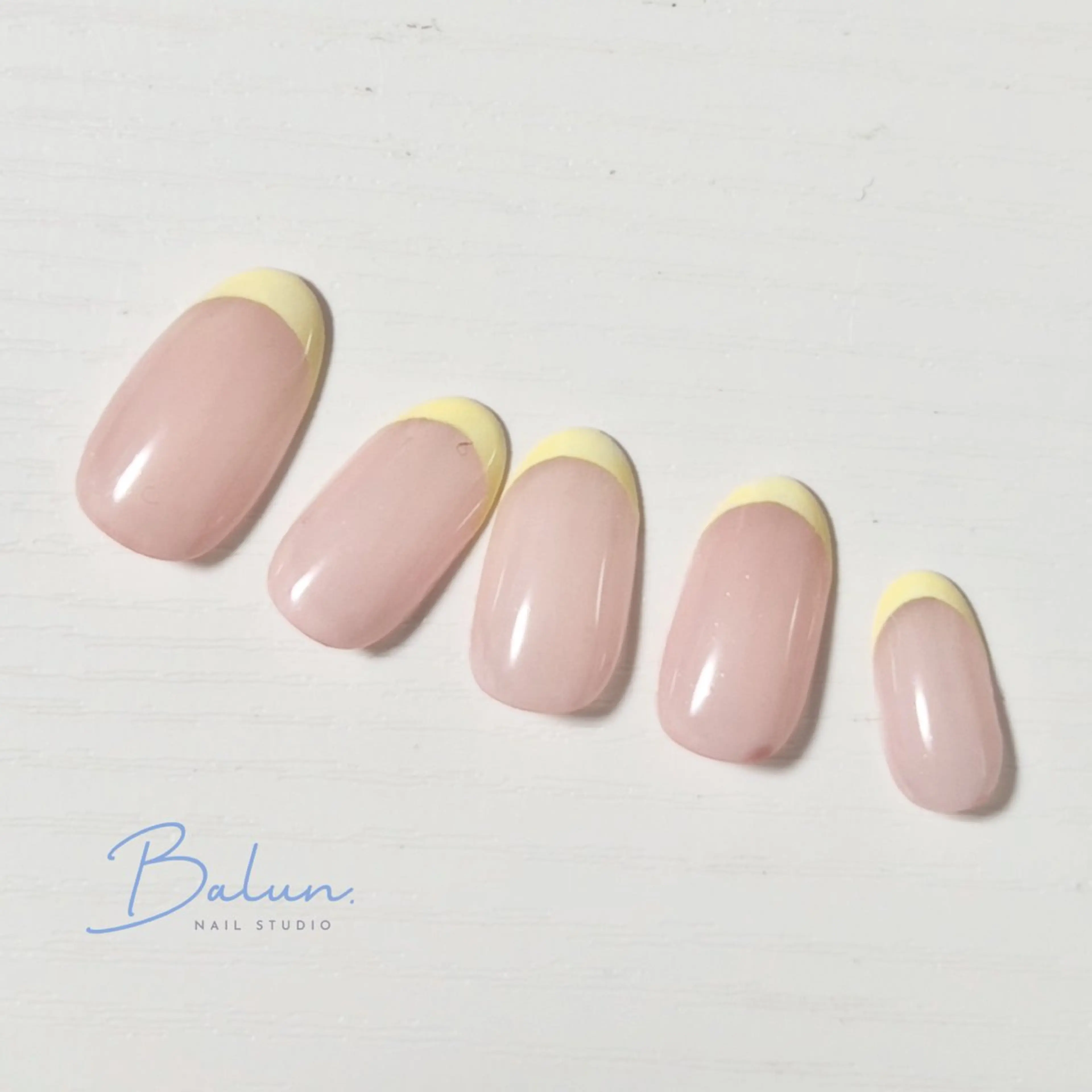 【練習モデル価格】フレンチネイル💅フレンチのカラー35種類から選択可能の写真