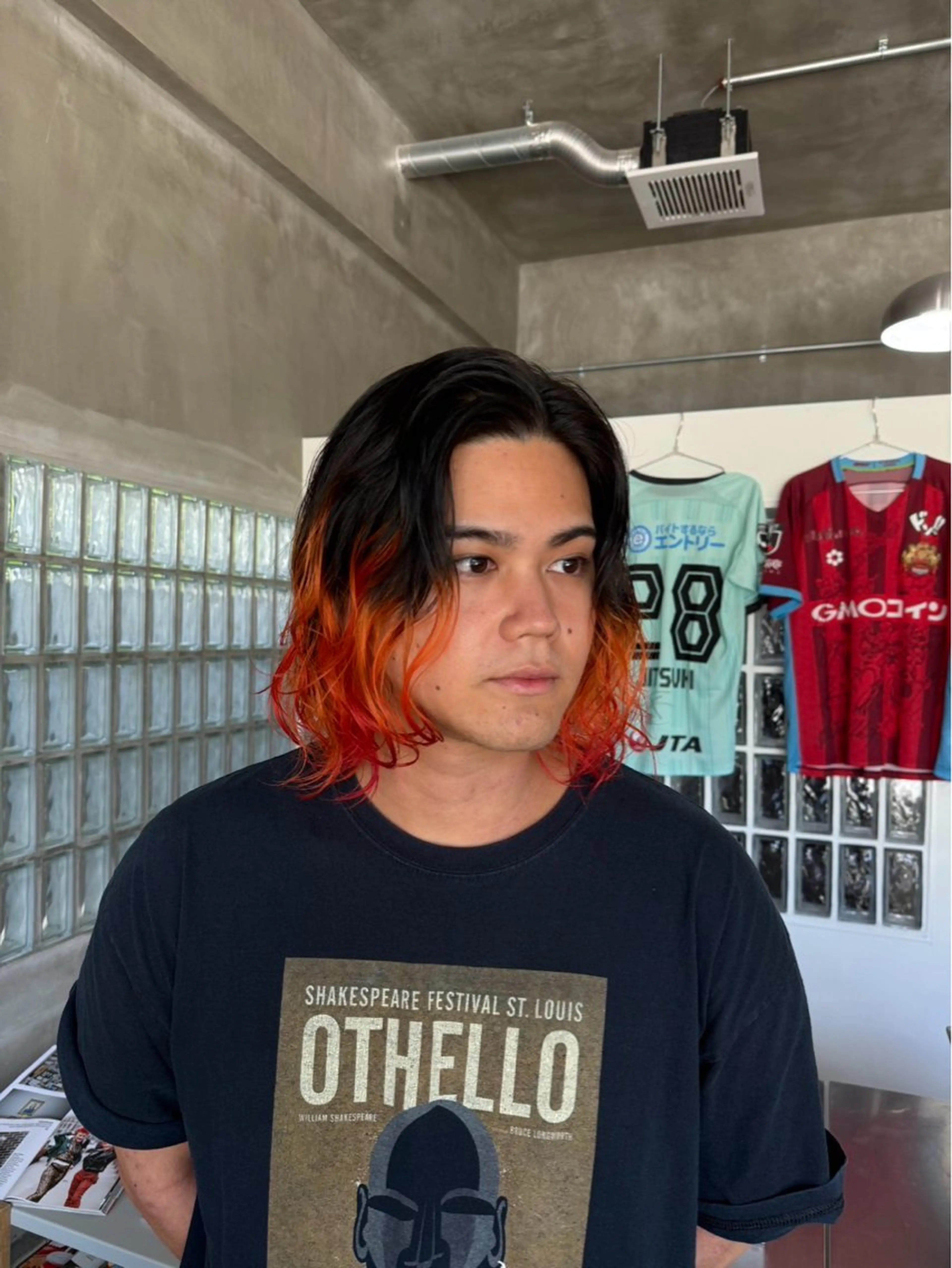 セミロング カラー メンズ グラデーションカラー オレンジ レッドカラー CALTEX所属・當山 源弥のヘアスタイル