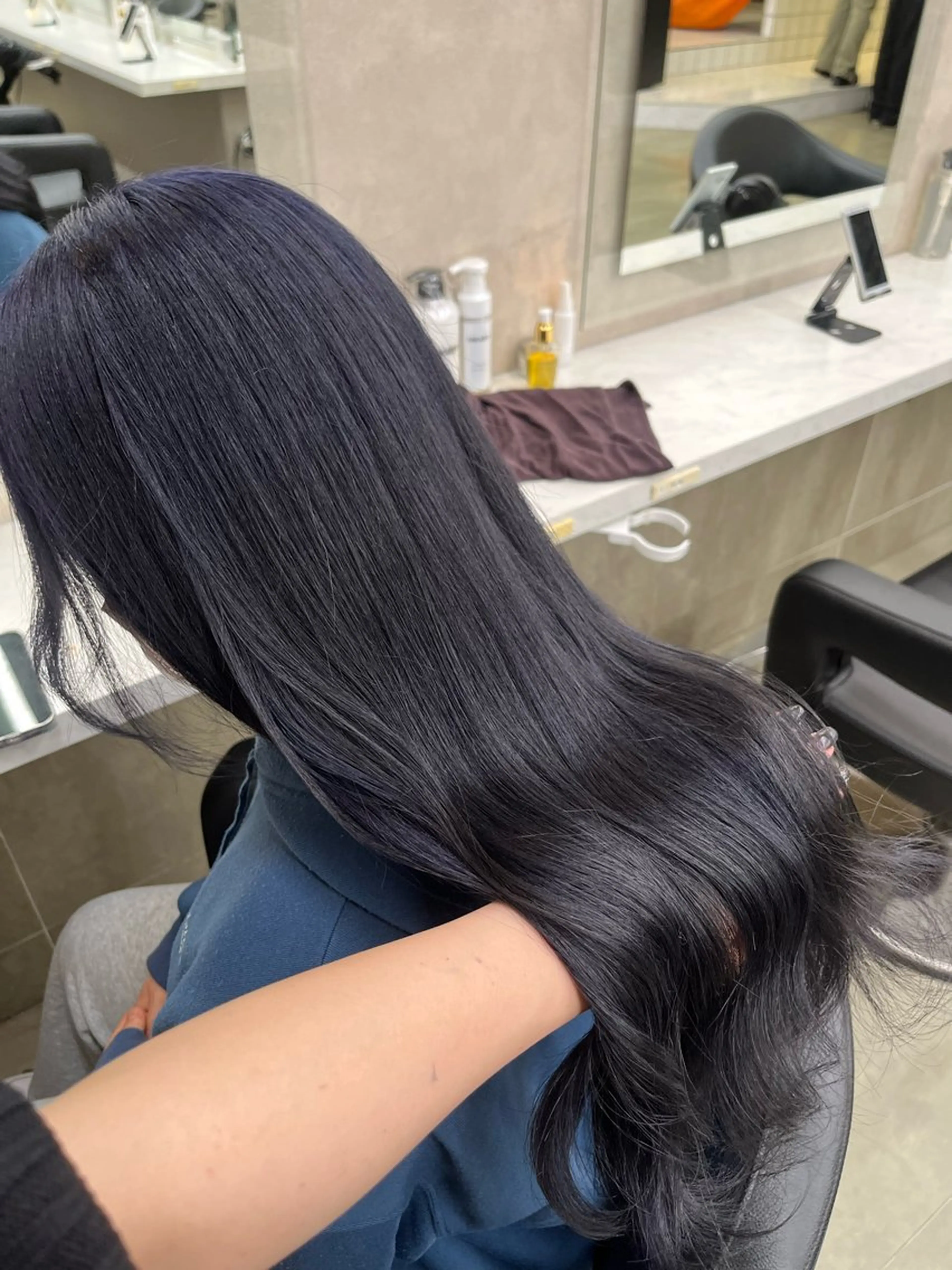 ロング ヘアカラー トリートメント ヘッドスパ ヘアセット 寒色＆ブリーチ特化 寒色MiOのヘアスタイル