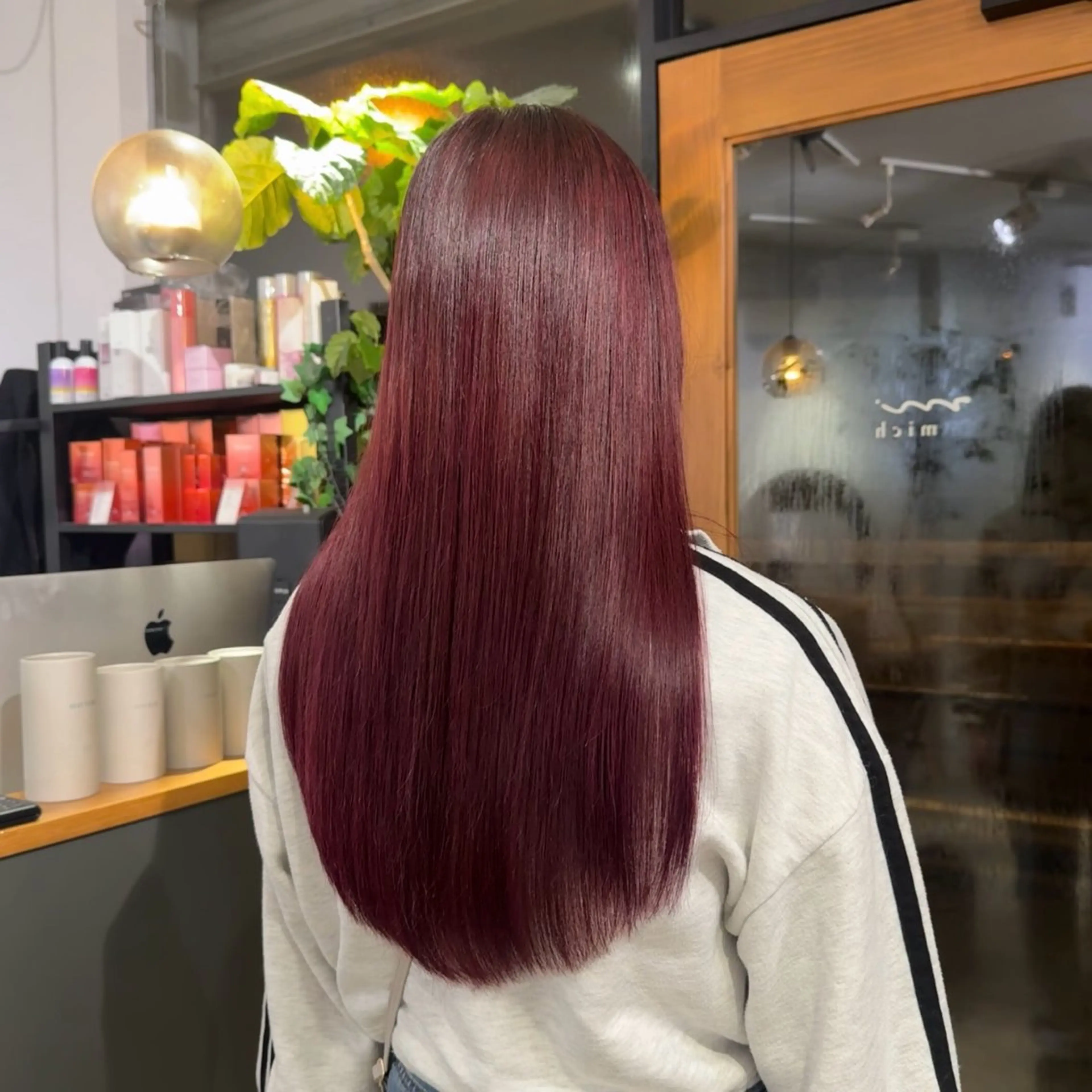 ロング カラー ピンクカラー ヘアカラー 吉田 葉音のヘアスタイル
