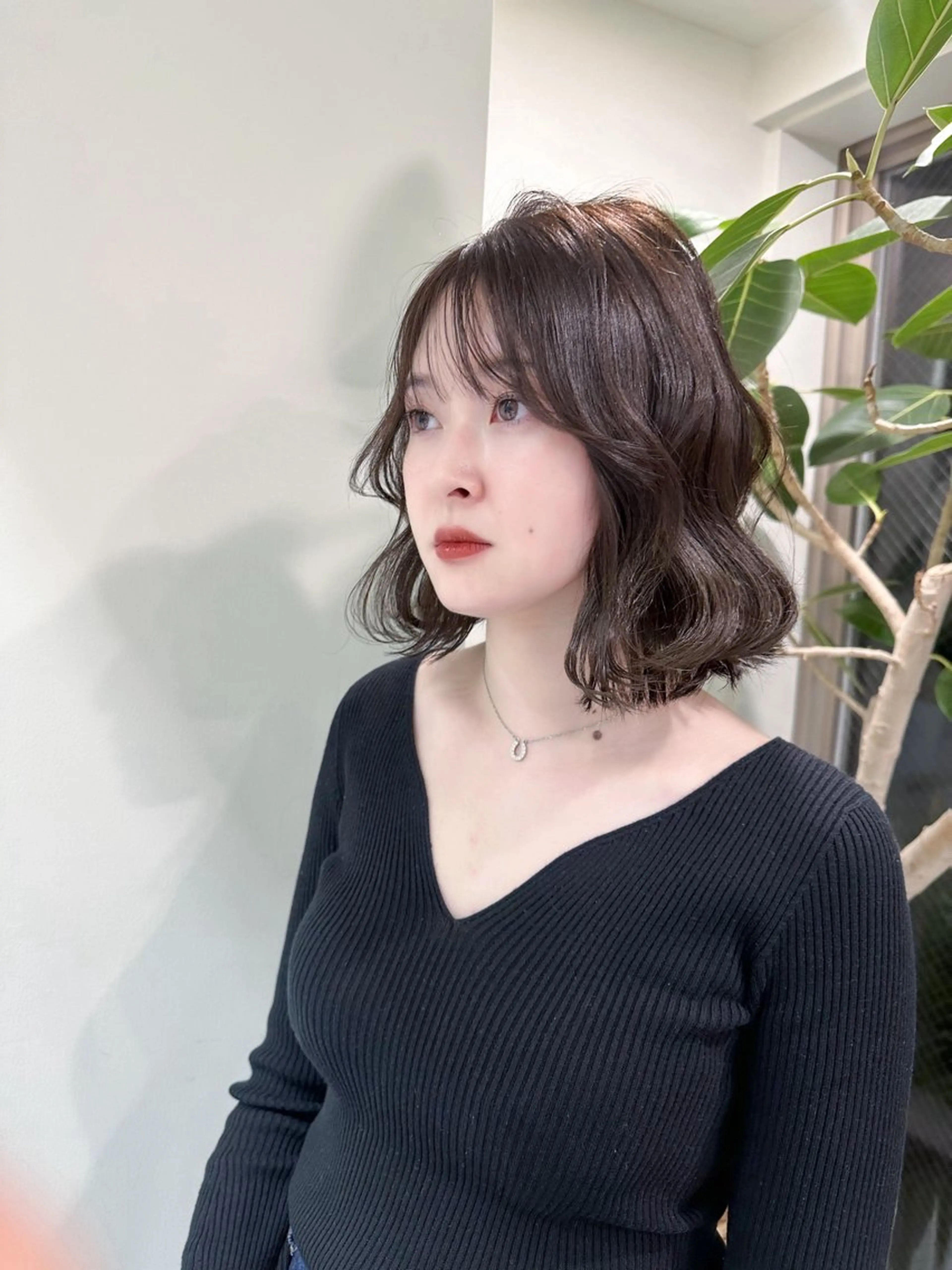 ショート カラー 透明感カラー グレージュ 🎗️似合わせ/小顔 顔周りカット/透明感のヘアスタイル
