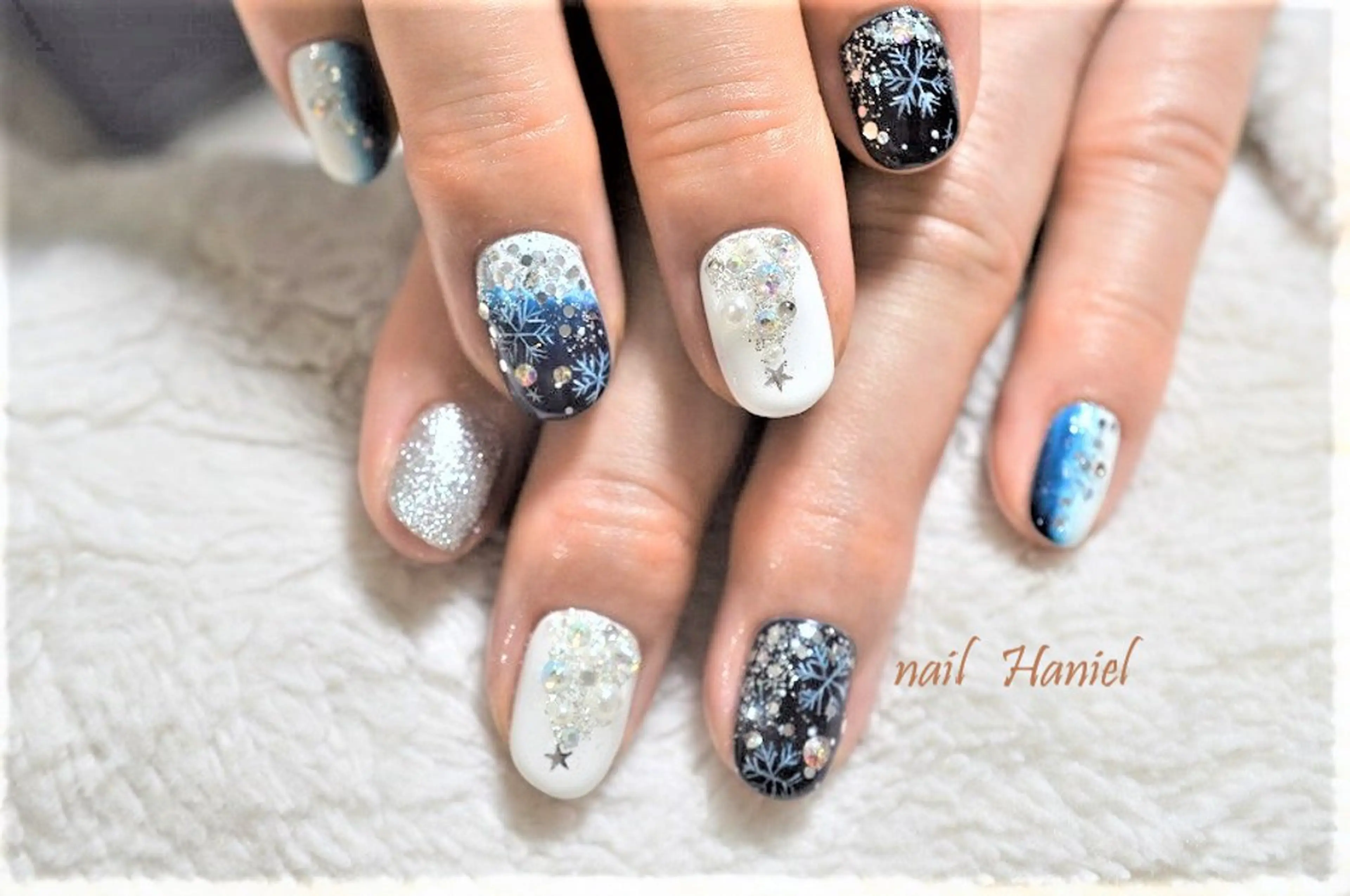 ネイル ジェルネイル オフィスネイル パラジェル 冬ネイル クリスマス ハンドネイル nail Haniel所属・半蔵門サロンハニエル 魅神 ちよのネイルデザイン