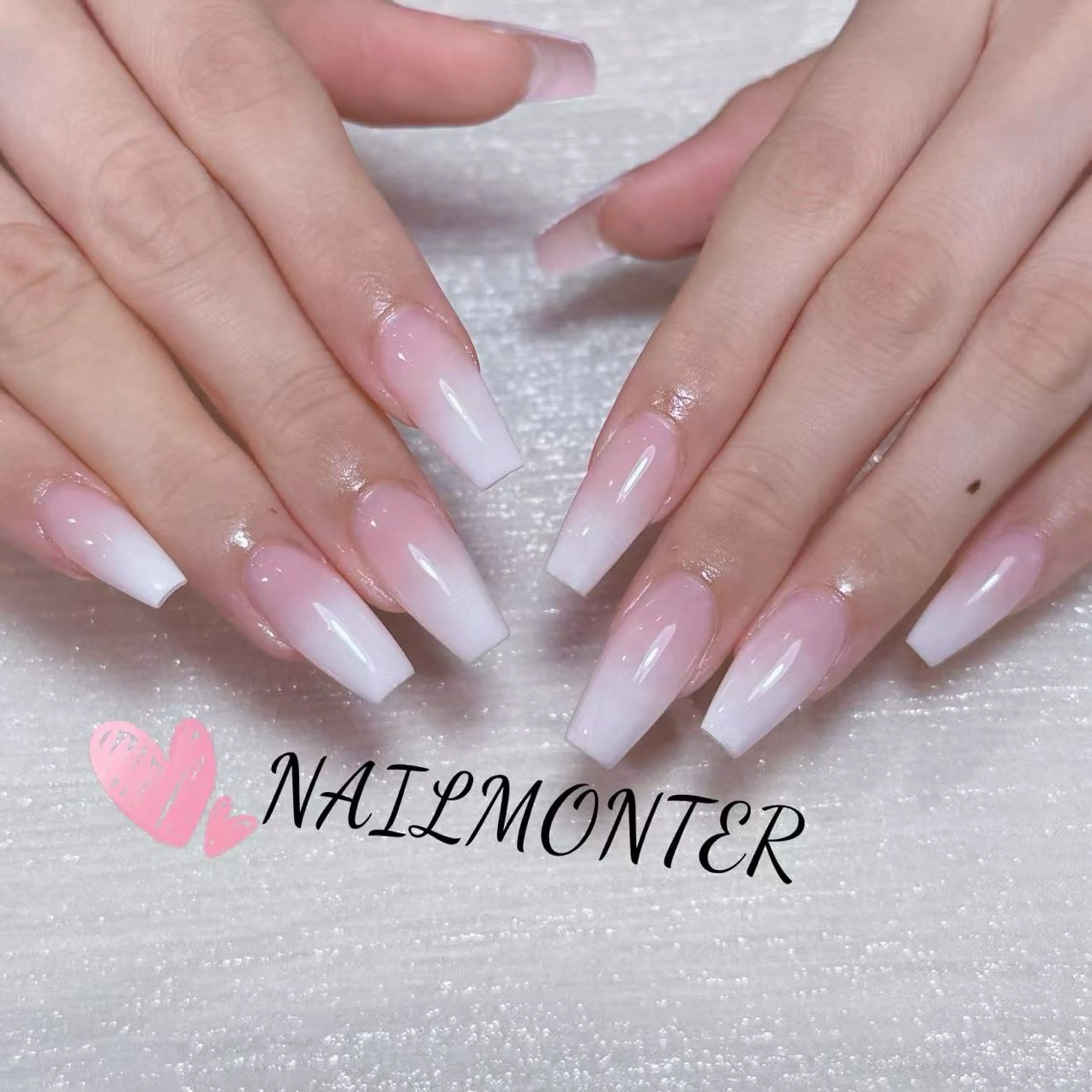 ネイル アートネイル オーロラネイル ガーリー キラキラネイル 韓国ネイル ハンドネイル ハンドケア Nail Monsterのネイルデザイン