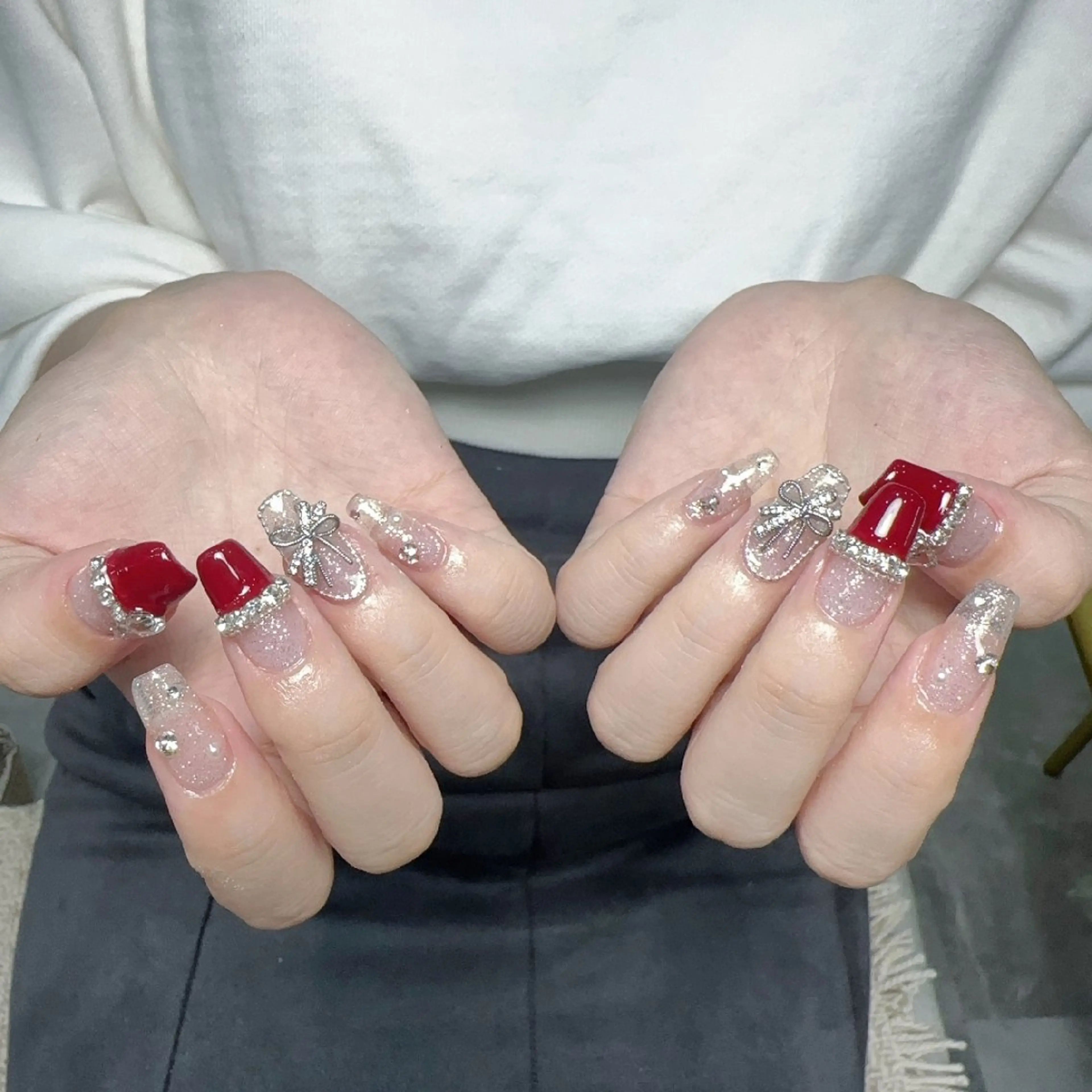 ネイル チークネイル 長さ出し フレンチネイル ジェルネイル キラキラネイル ハンドネイル UM Nail Salonのネイルデザイン