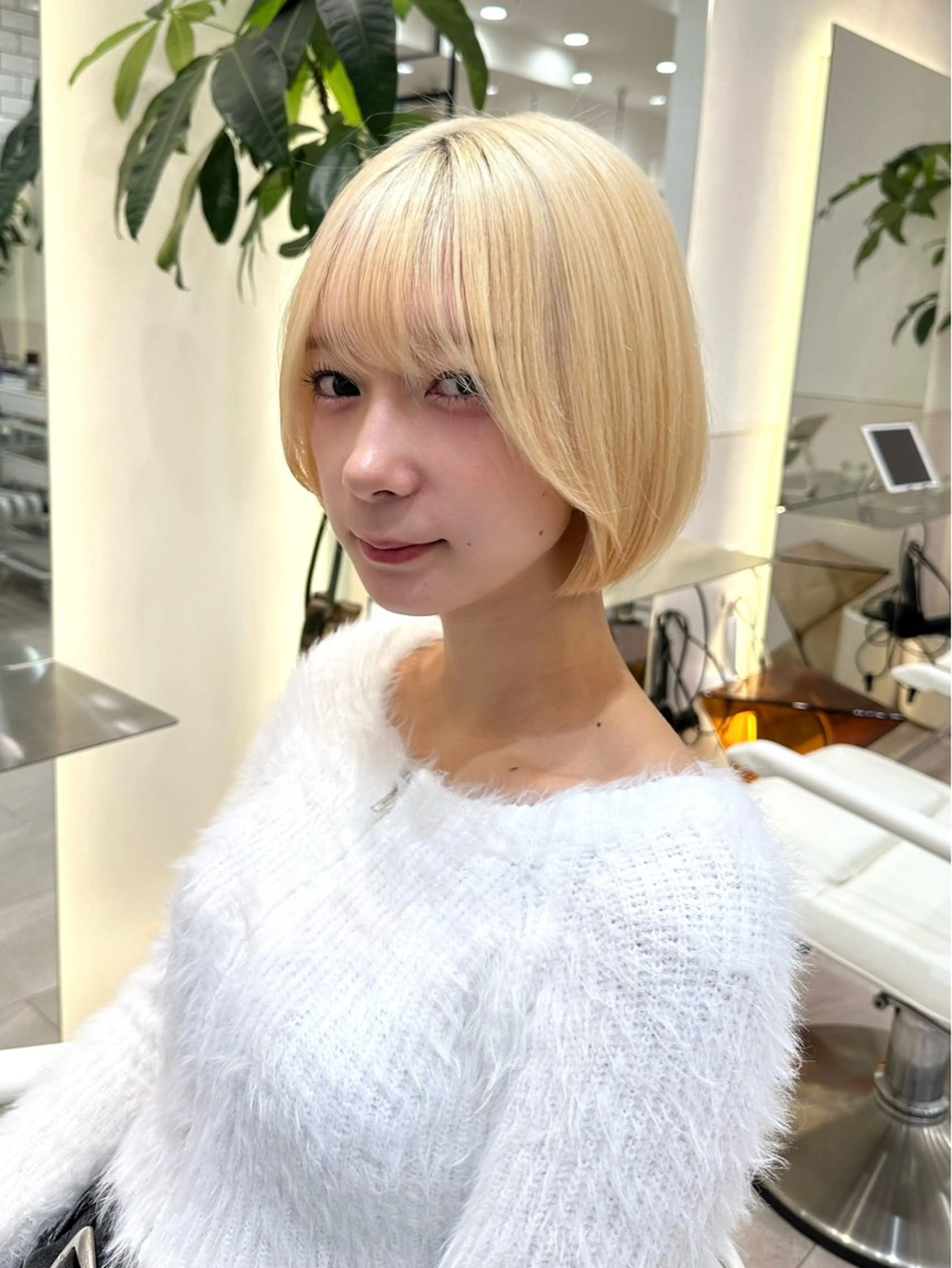 ミディアム カラー ショートボブ ミディアムパーマ バレイヤージュ ベージュカラー ブリーチ カット ヘアカラー トリートメント 新宿/髪質改善/艶髪 韓国ヘア/大重聖斗のヘアスタイル