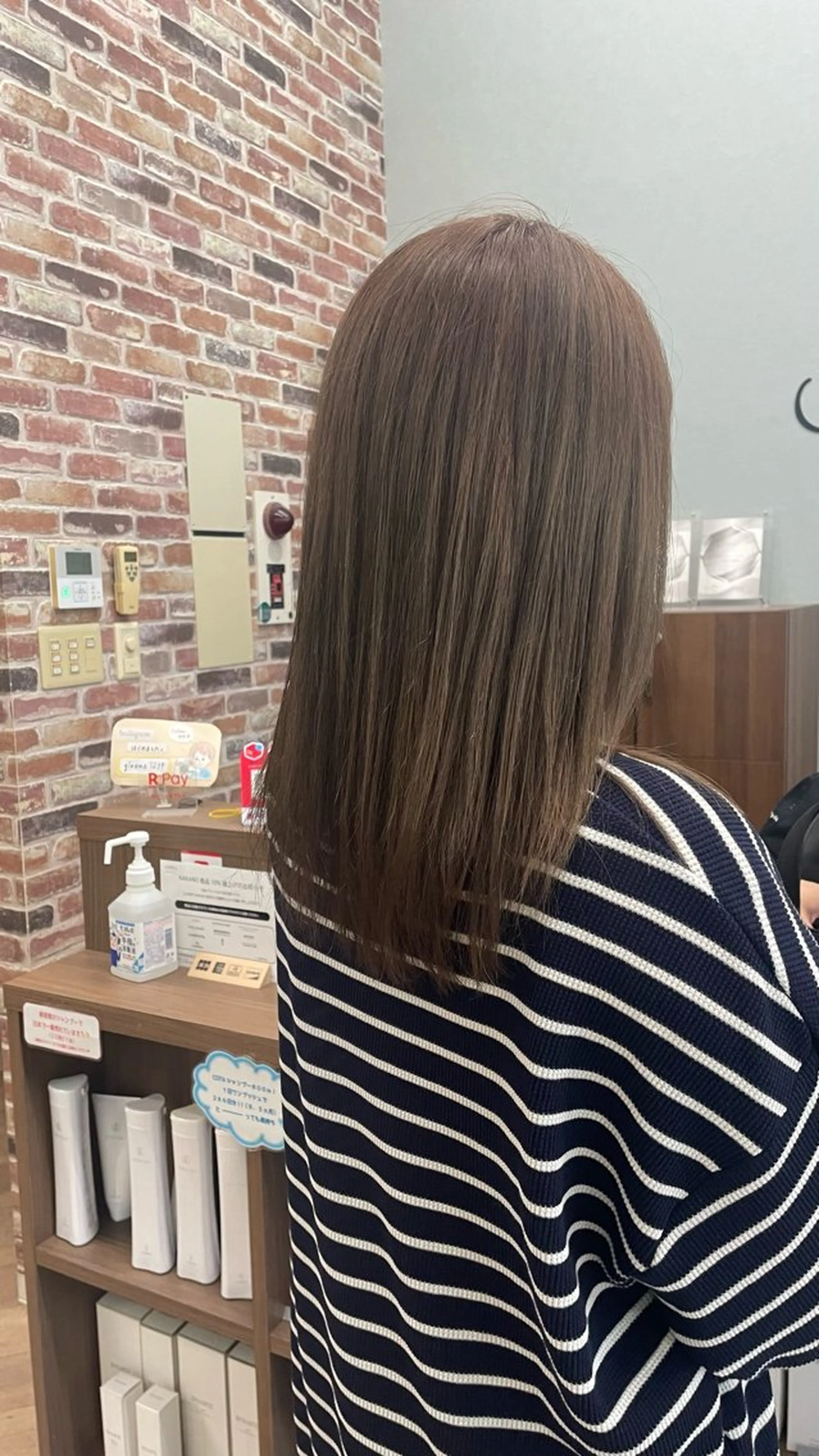 セミロング カット ヘアカラー シミズ カエデ🍁のヘアスタイル