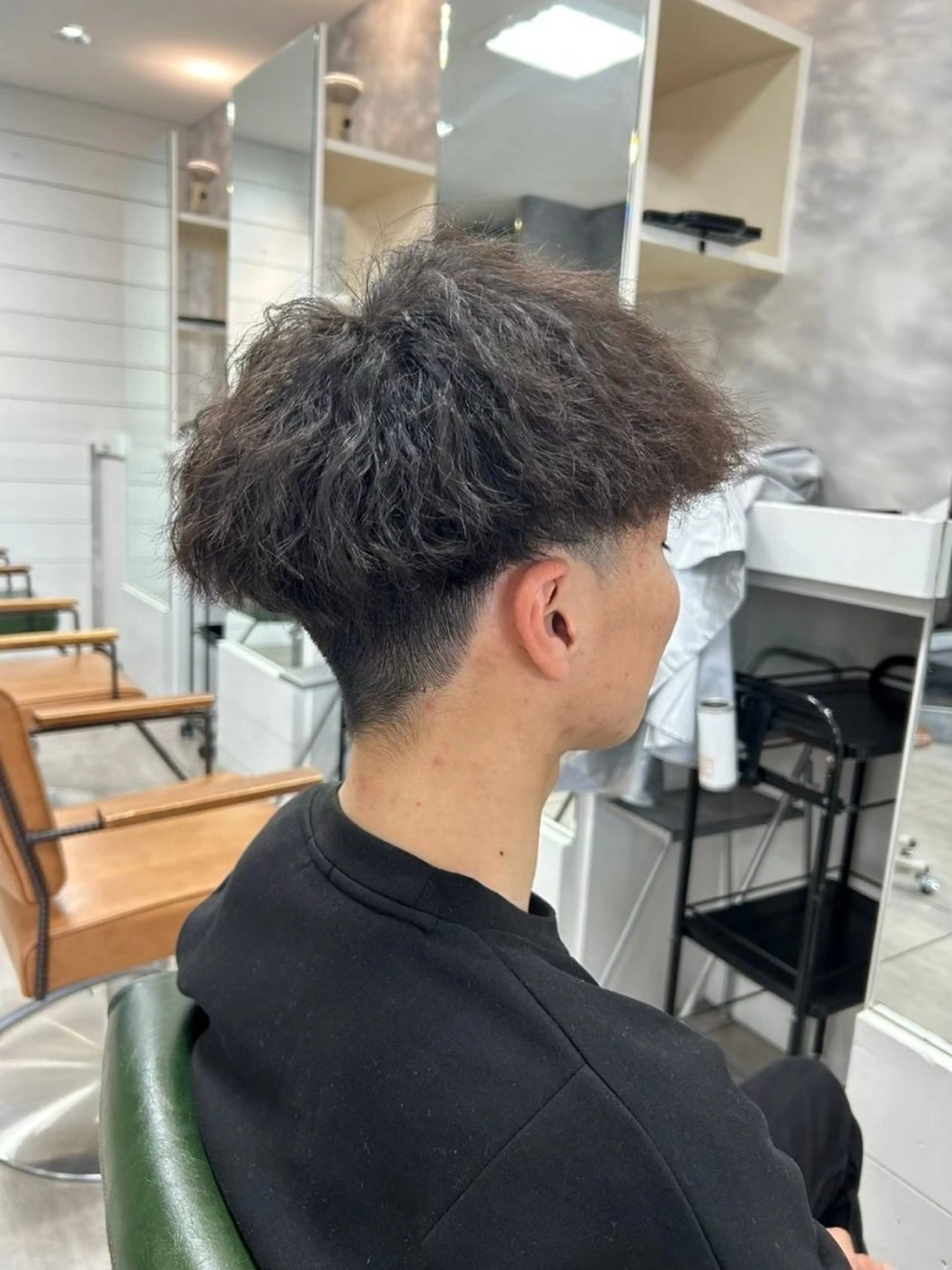 ショート カラー メンズ 東田 篤希のヘアスタイル