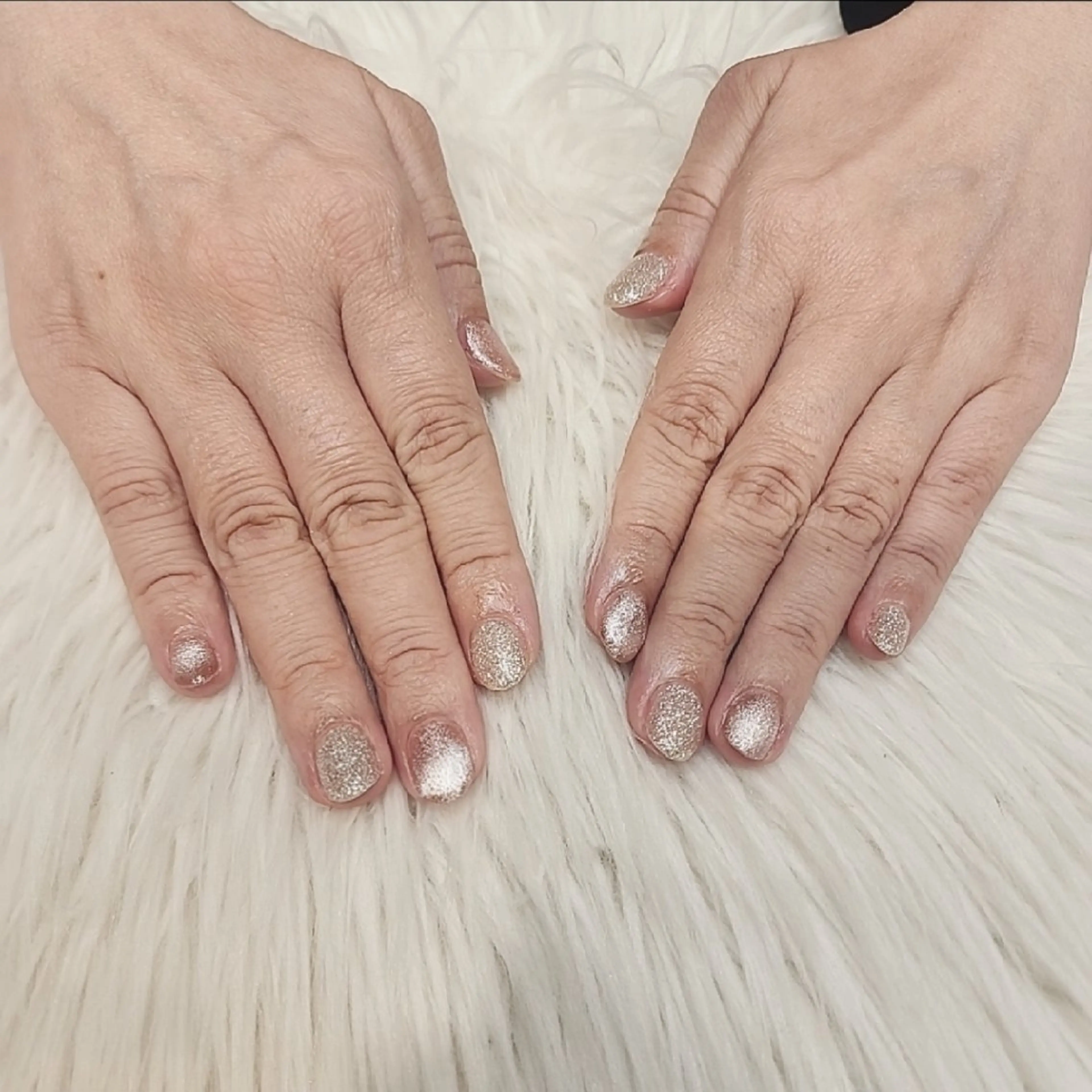 ネイル ハンドネイル 💙🤍Tiary M🤍💙のネイルデザイン