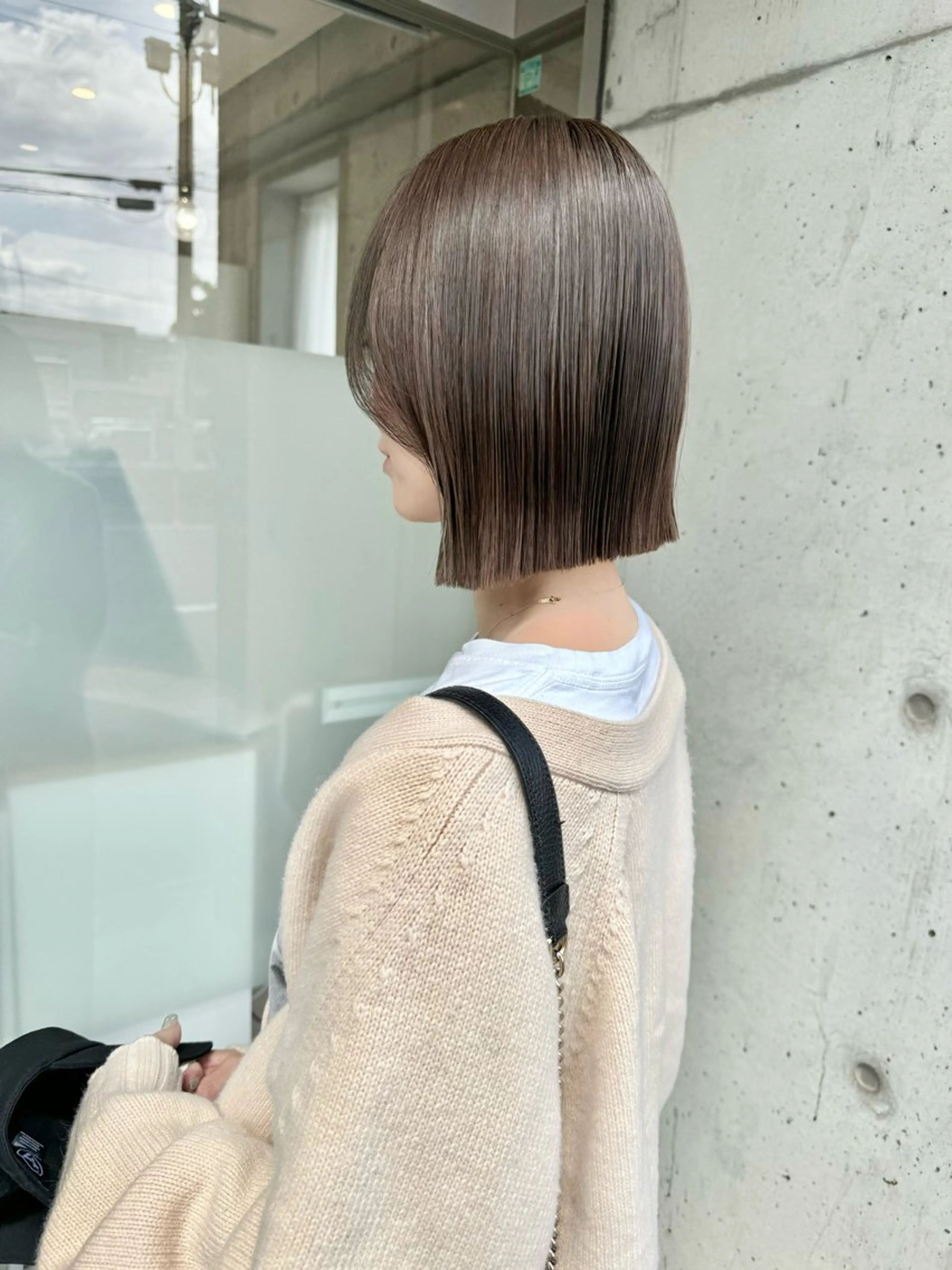 ショート カラー ヘアカラー トリートメント 会田有紀 /切りっぱなしボブのヘアスタイル