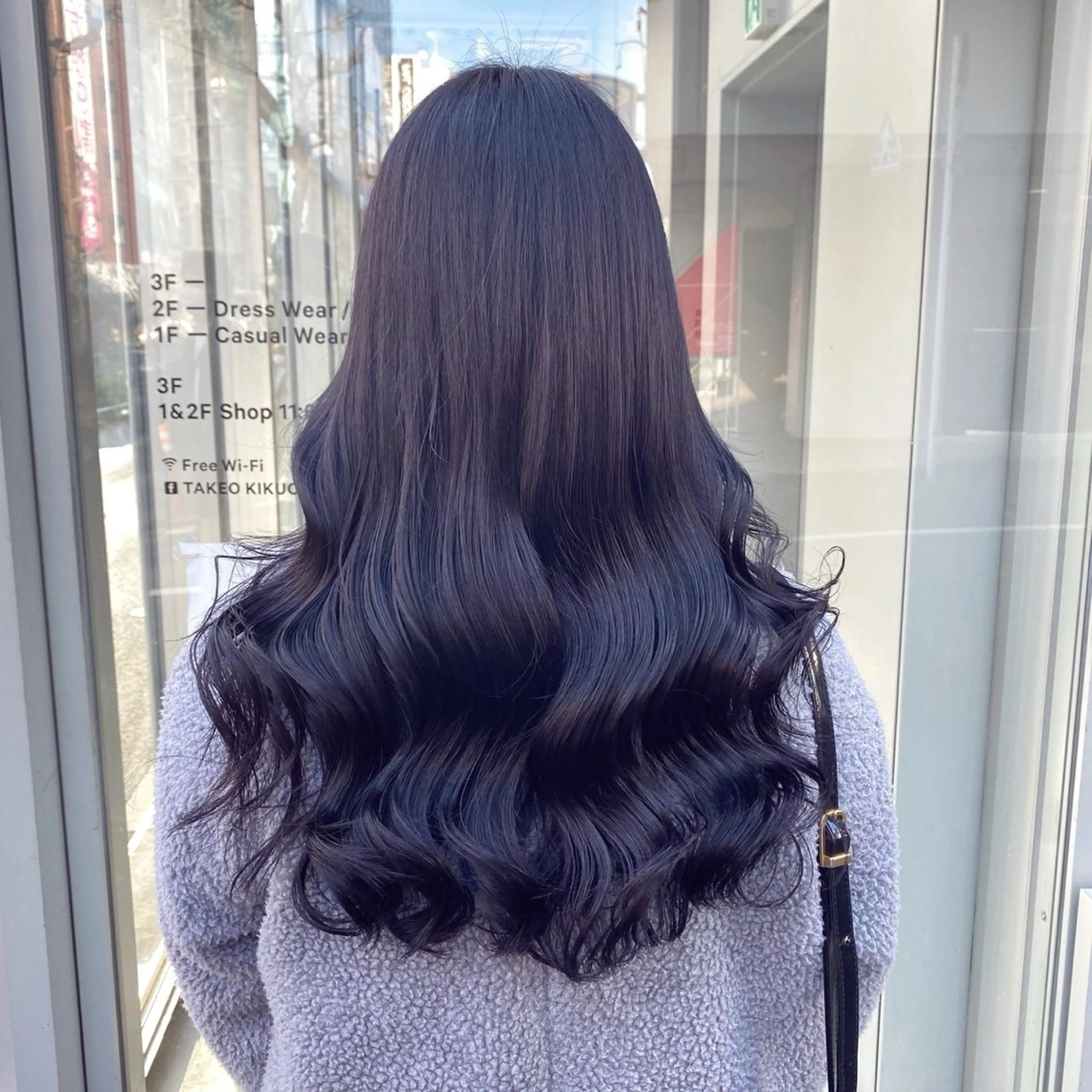 セミロング カラー ヘアアレンジ 🩵ダメージレス艶感 ハイトーン🩷のヘアスタイル