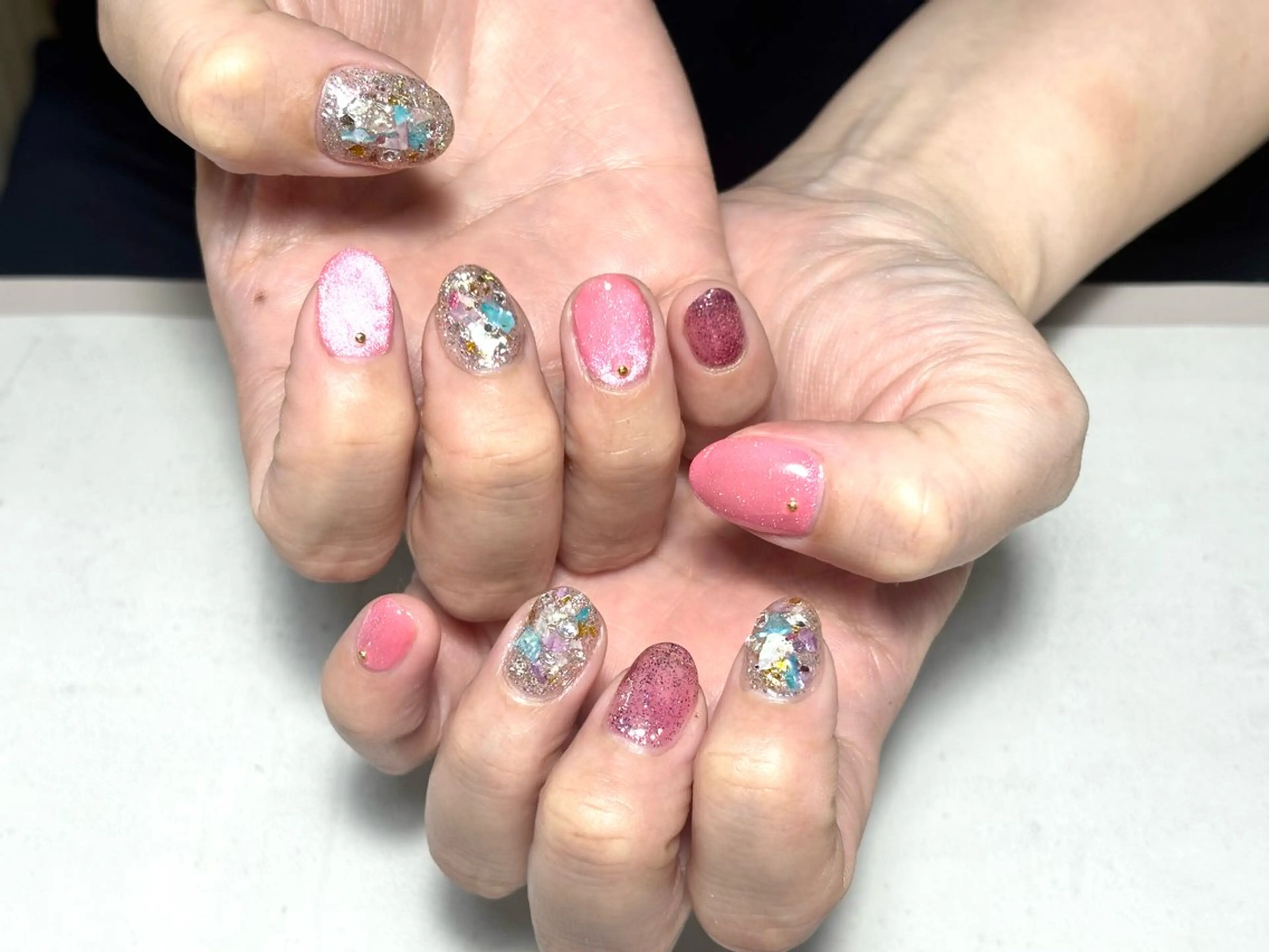 ネイル キラキラネイル マグネットネイル Nail&Spa SeaGlass所属・SeaGlass tomoのネイルデザイン